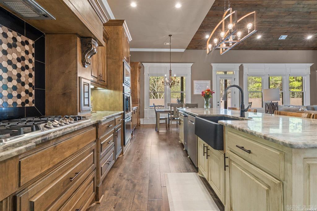 ARLINGTON PARK - Residential