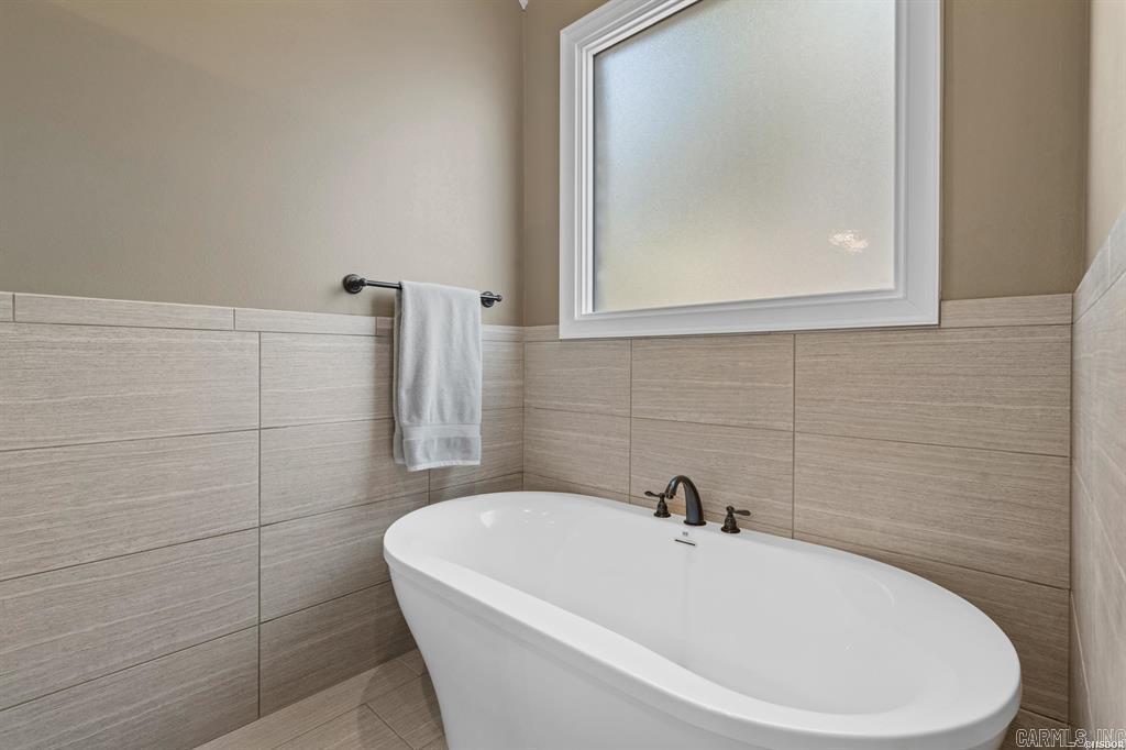 ARLINGTON PARK - Residential