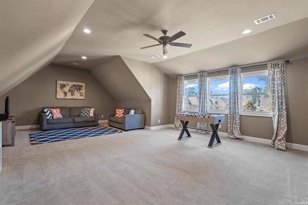 ARLINGTON PARK - Residential