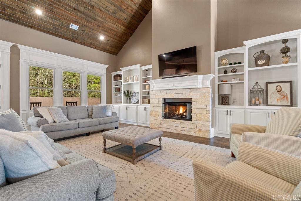 ARLINGTON PARK - Residential