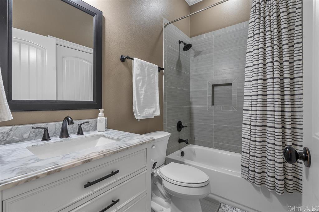 ARLINGTON PARK - Residential