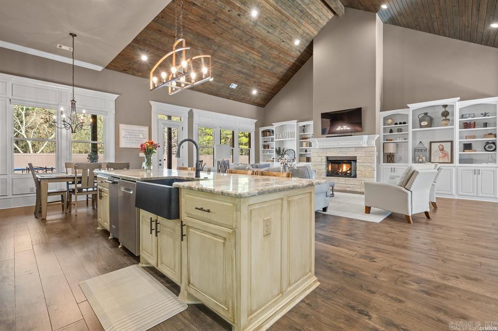 ARLINGTON PARK - Residential