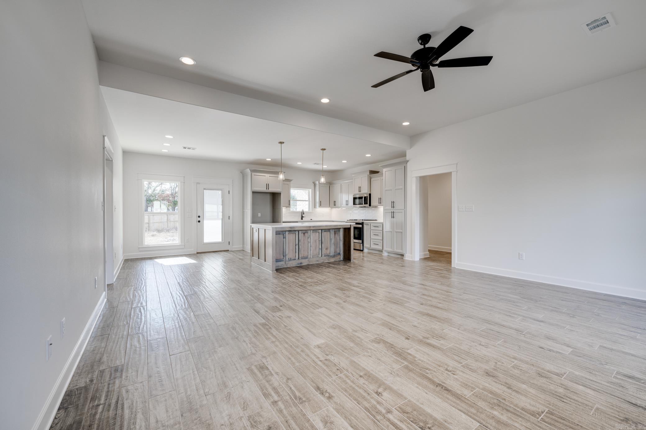 EAST MEADOW - Residential