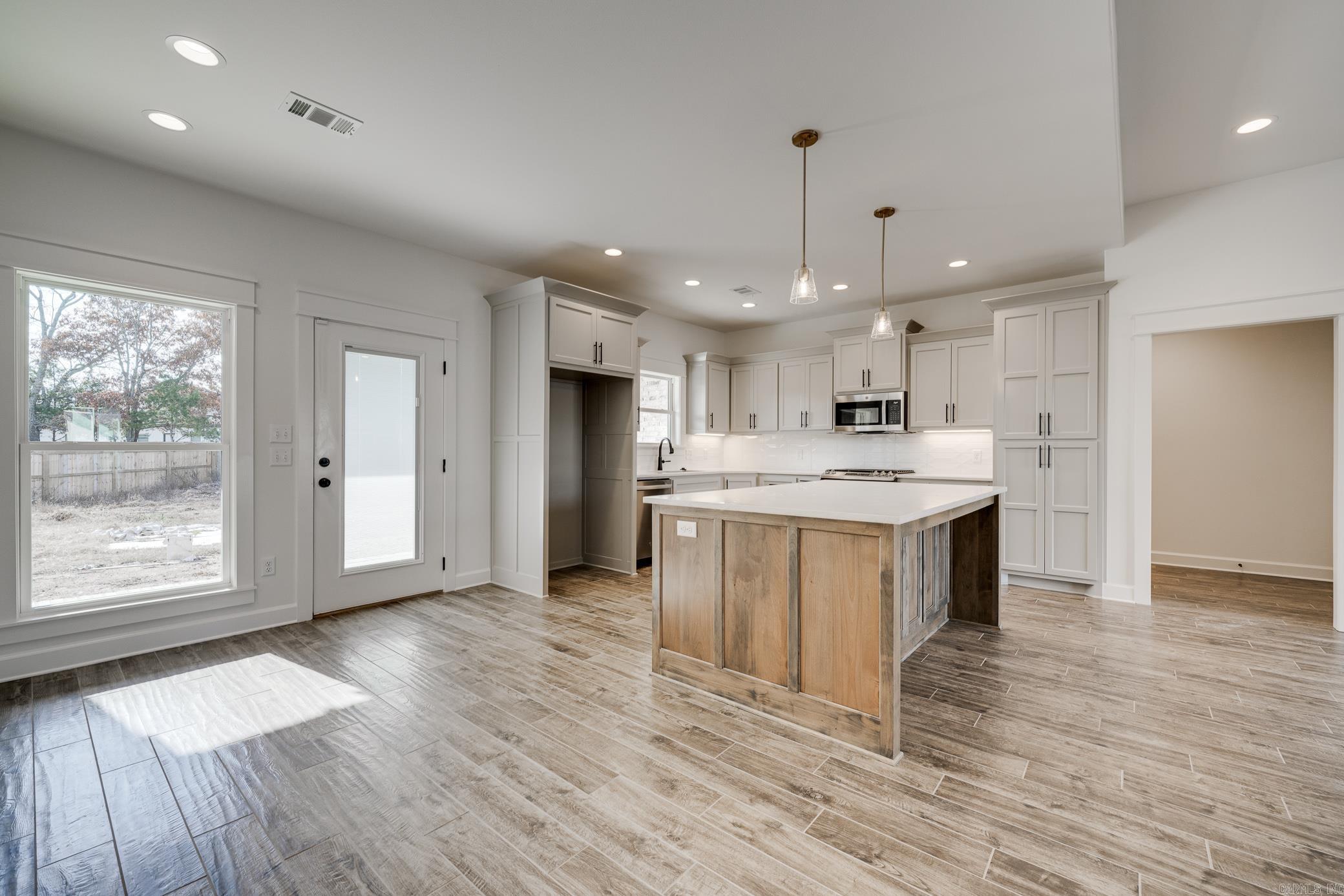 EAST MEADOW - Residential