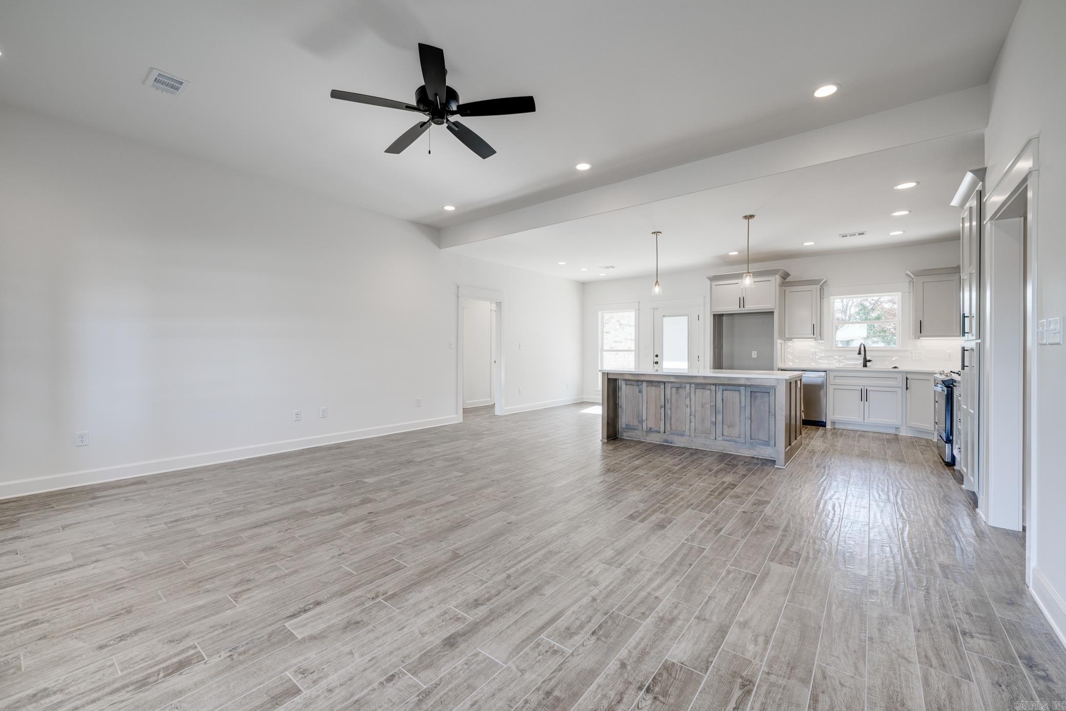 EAST MEADOW - Residential