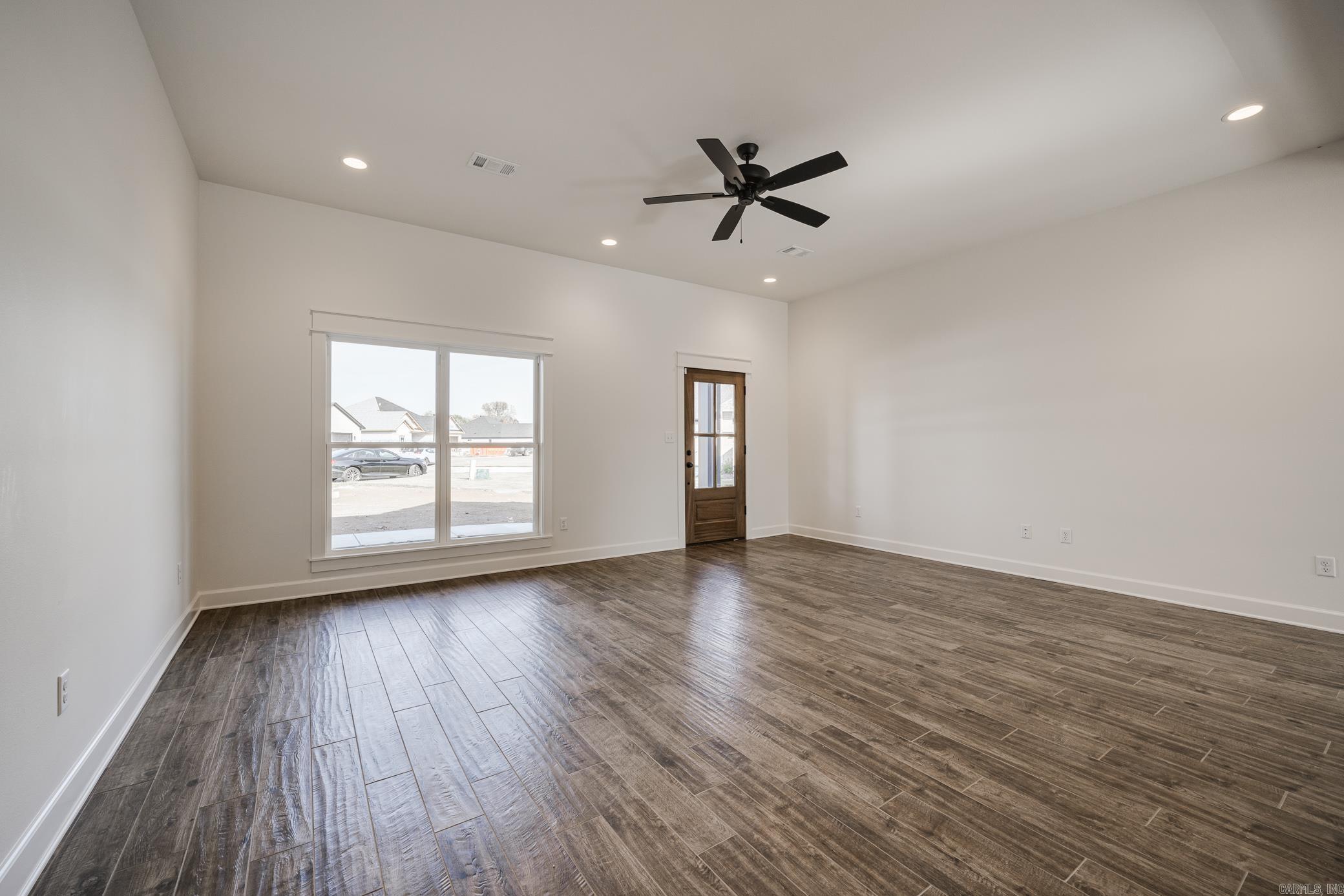 EAST MEADOW - Residential