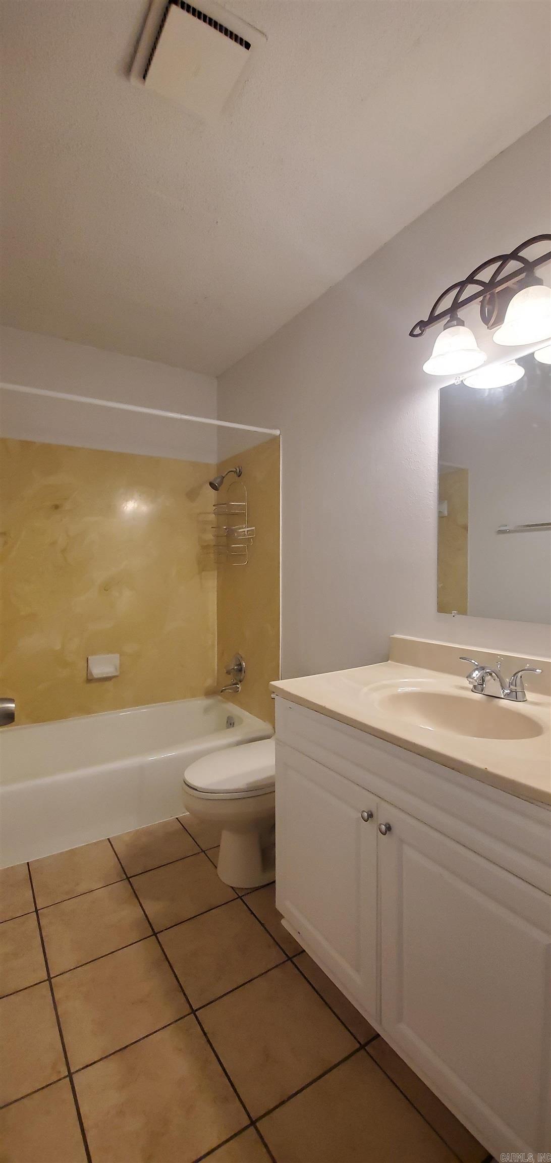 Royal Manor - Residential Lease