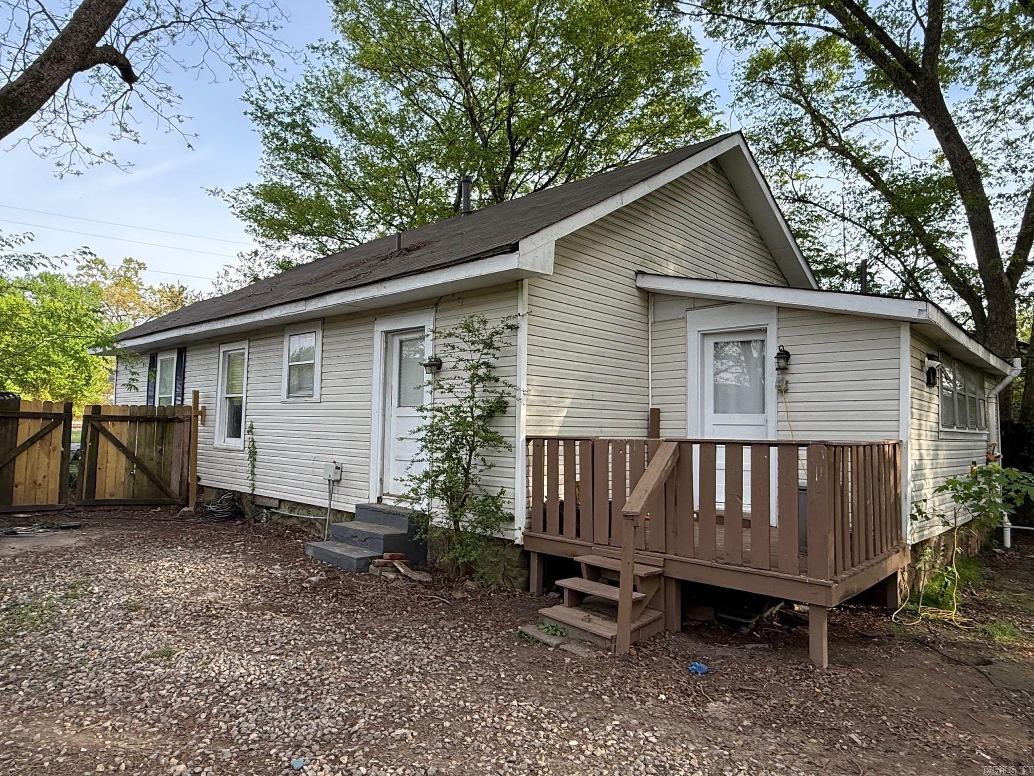 CLAYS H P ADDN TO ROLAND - Residential