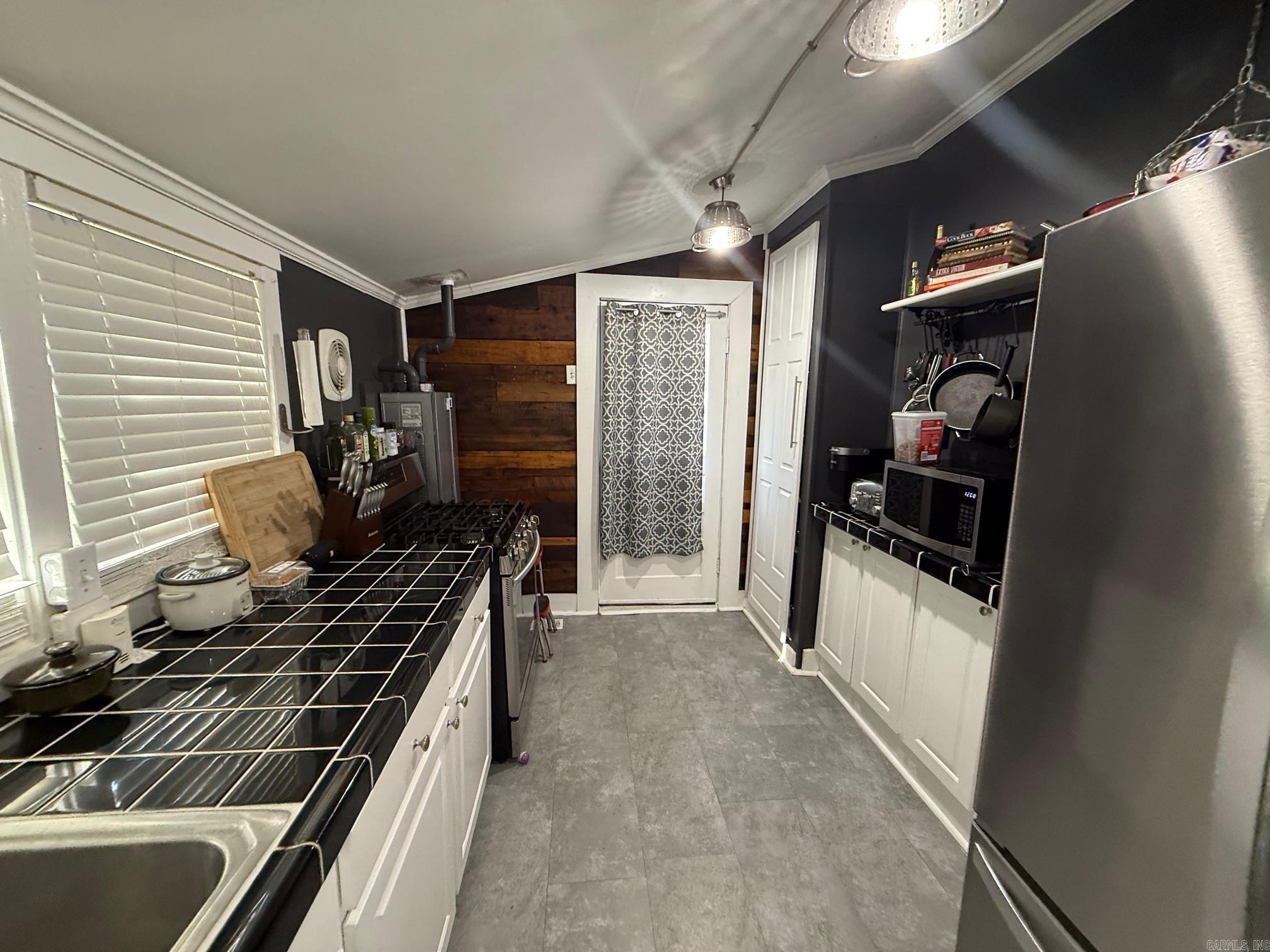 CLAYS H P ADDN TO ROLAND - Residential