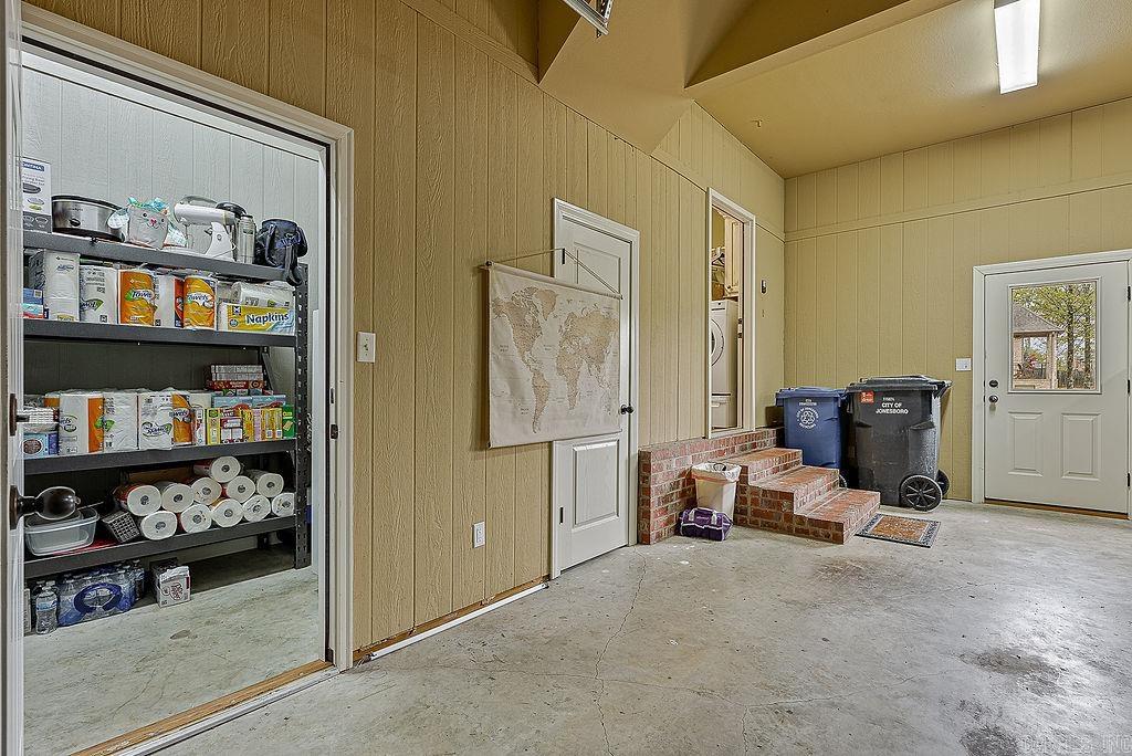 Lake Crest - Residential