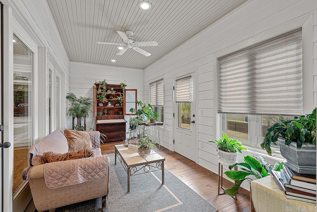 Lake Crest - Residential