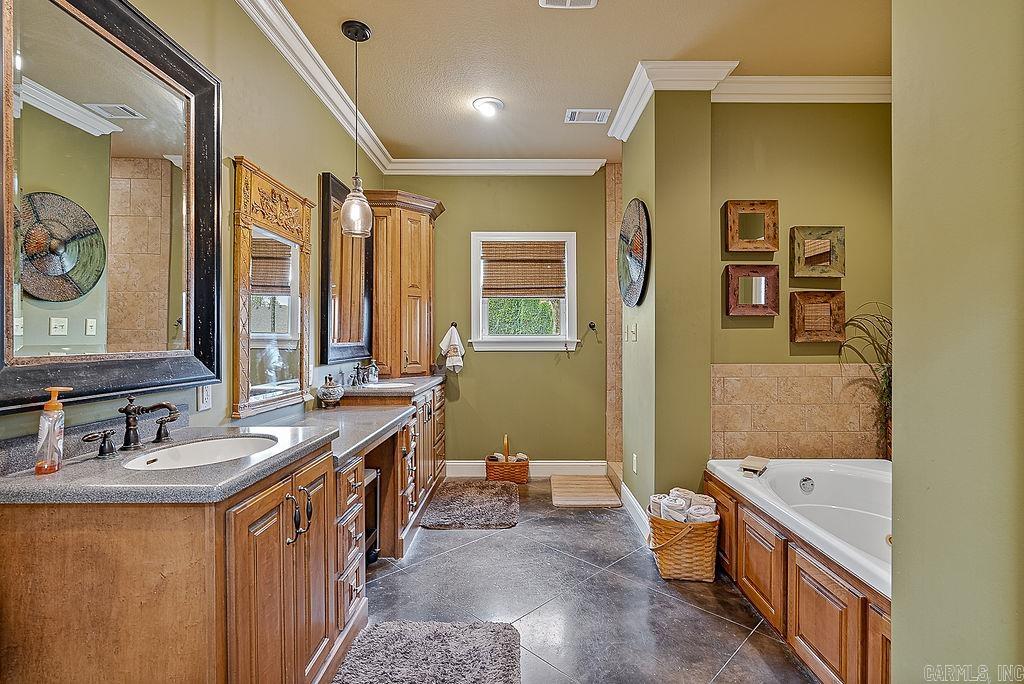 Lake Crest - Residential