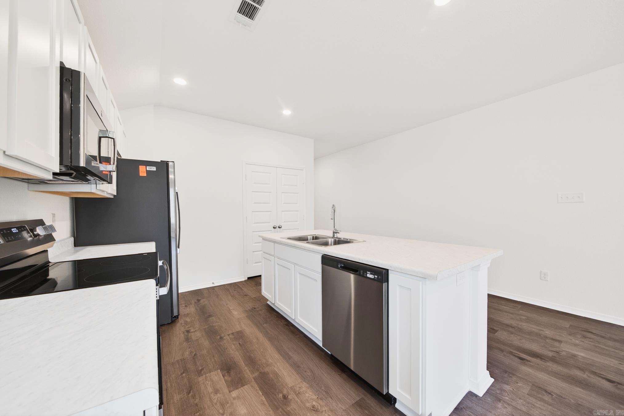 STAGECOACH MEADOWS - Residential Lease