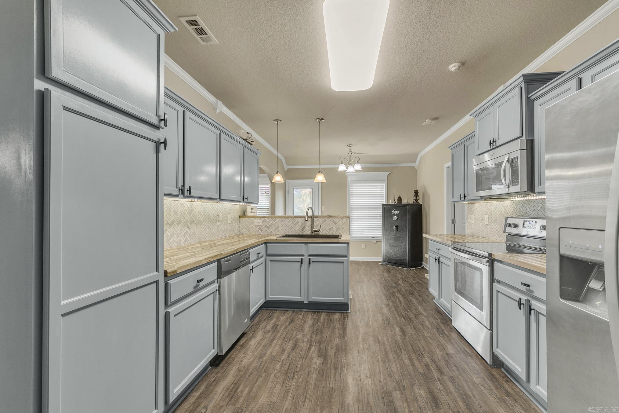 SOUTHERN COMFORT ESTATES - Residential