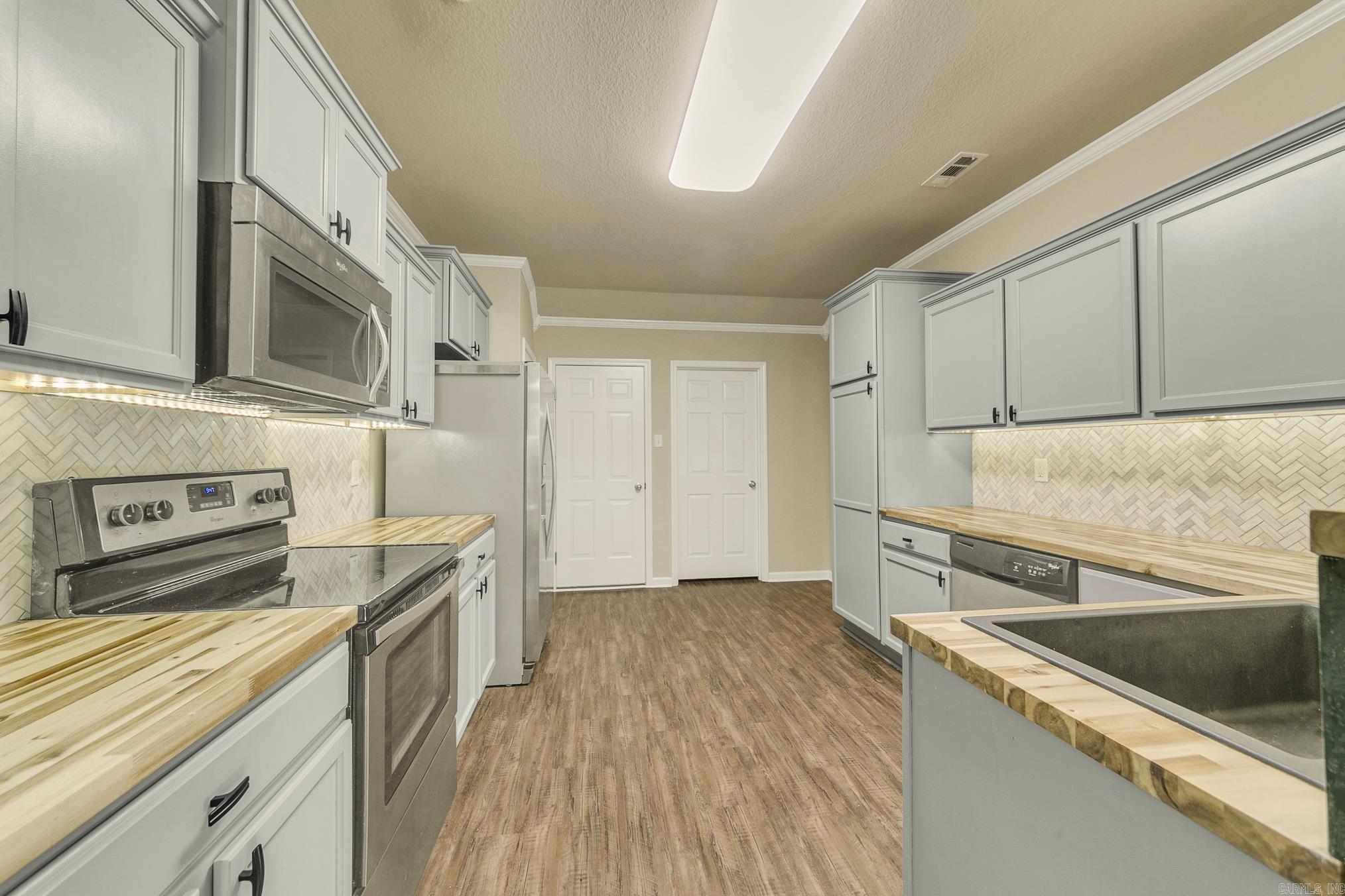 SOUTHERN COMFORT ESTATES - Residential