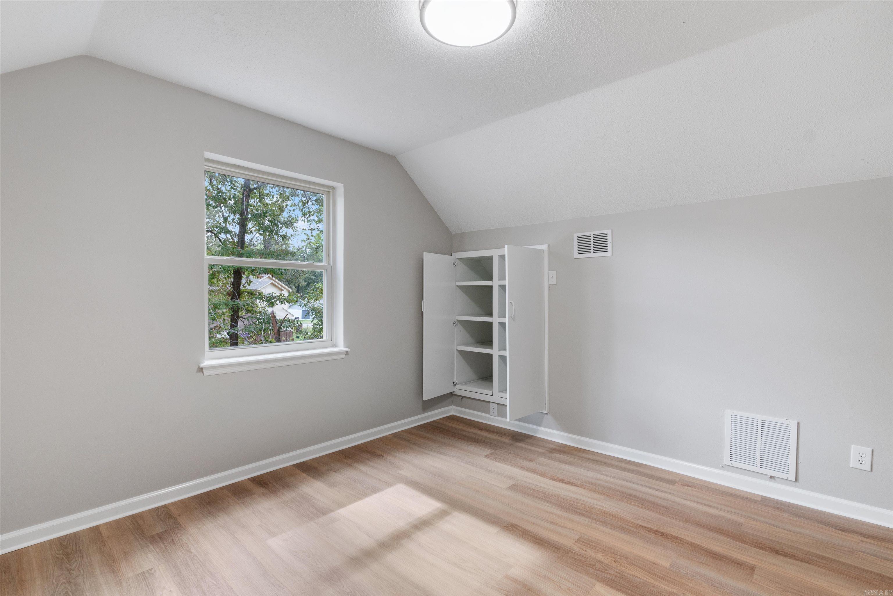 BELLAIRE - Residential