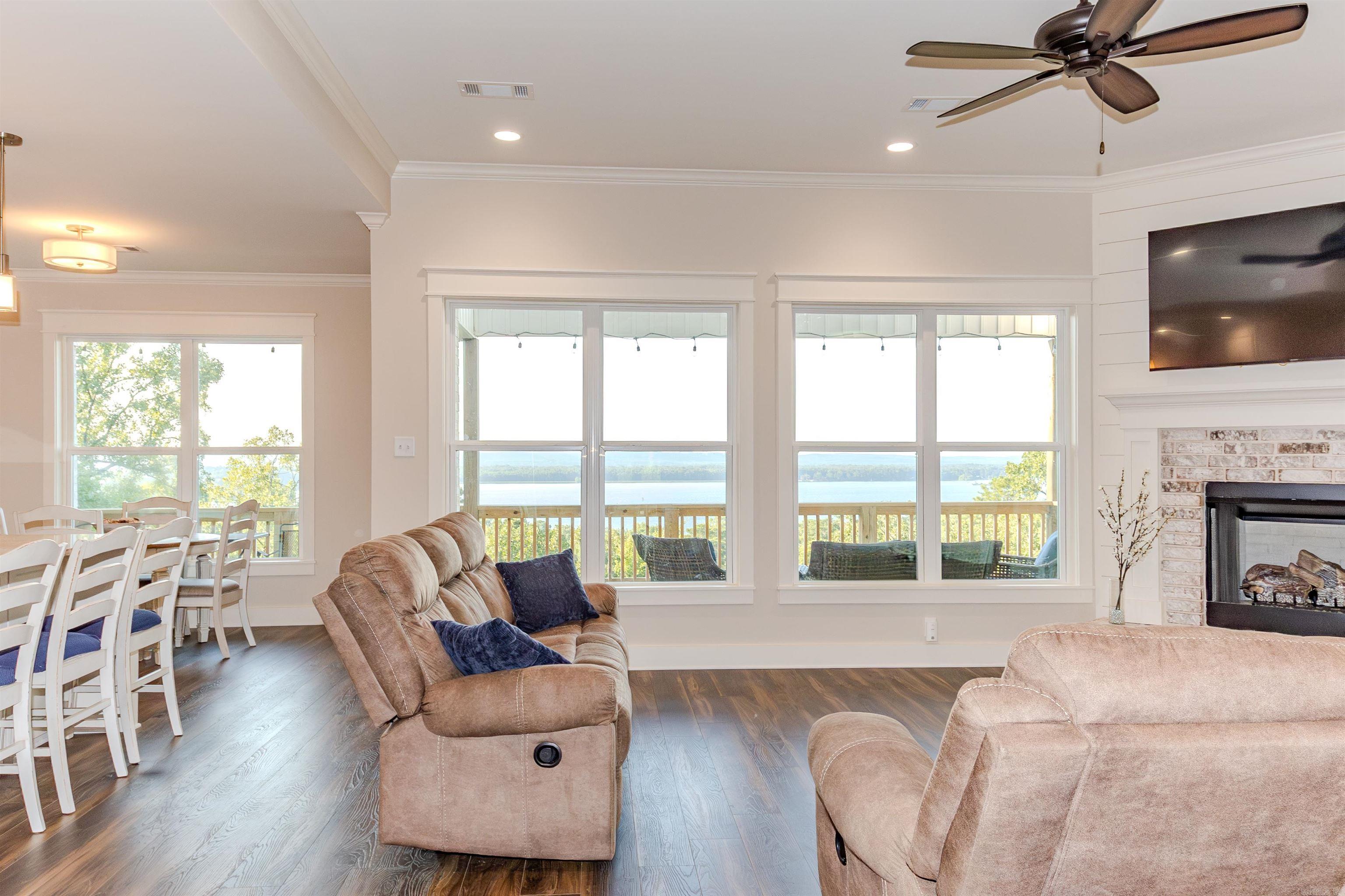 PINE VALLEY - Residential