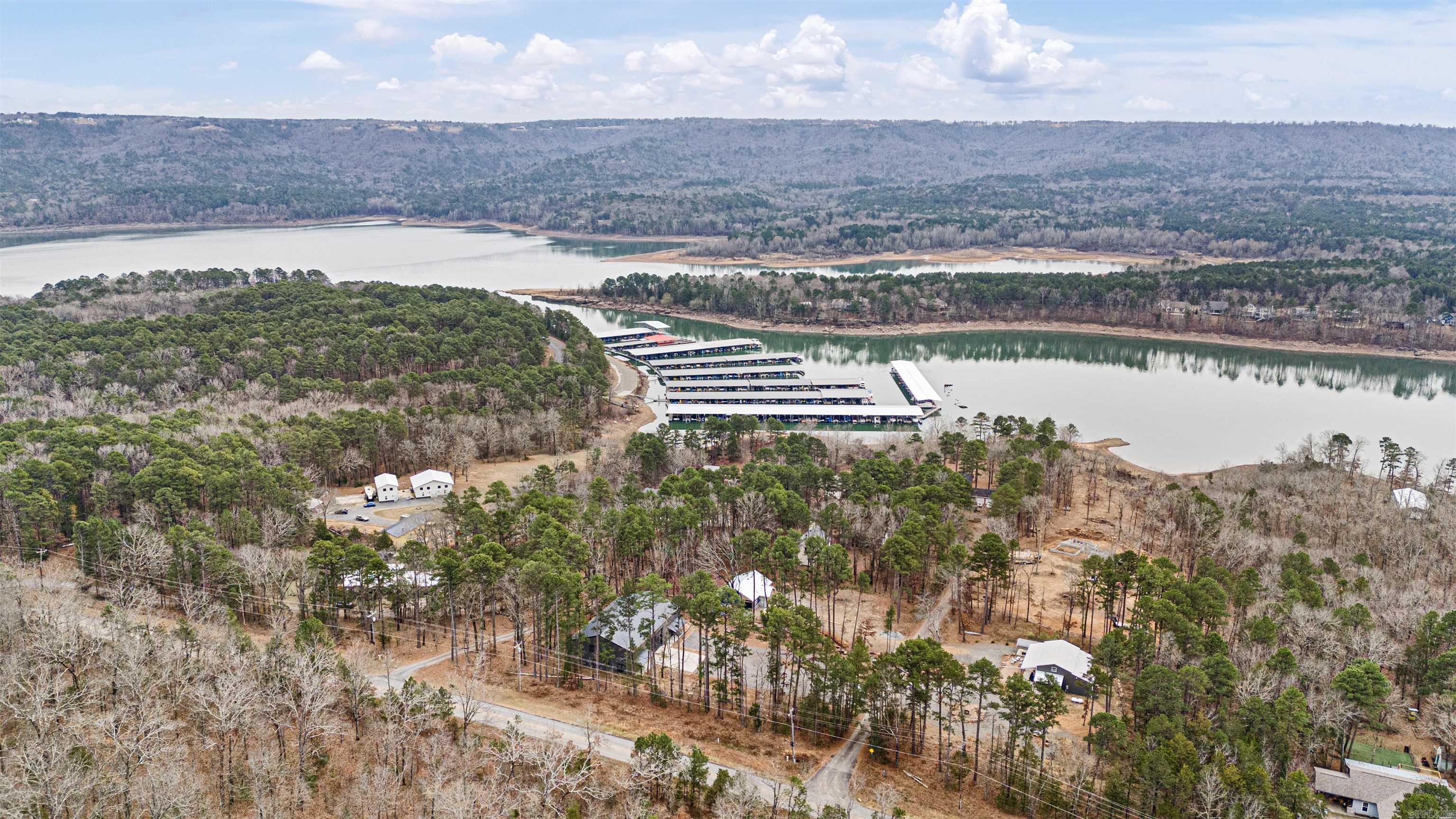 WOODLAND SHORES - Residential