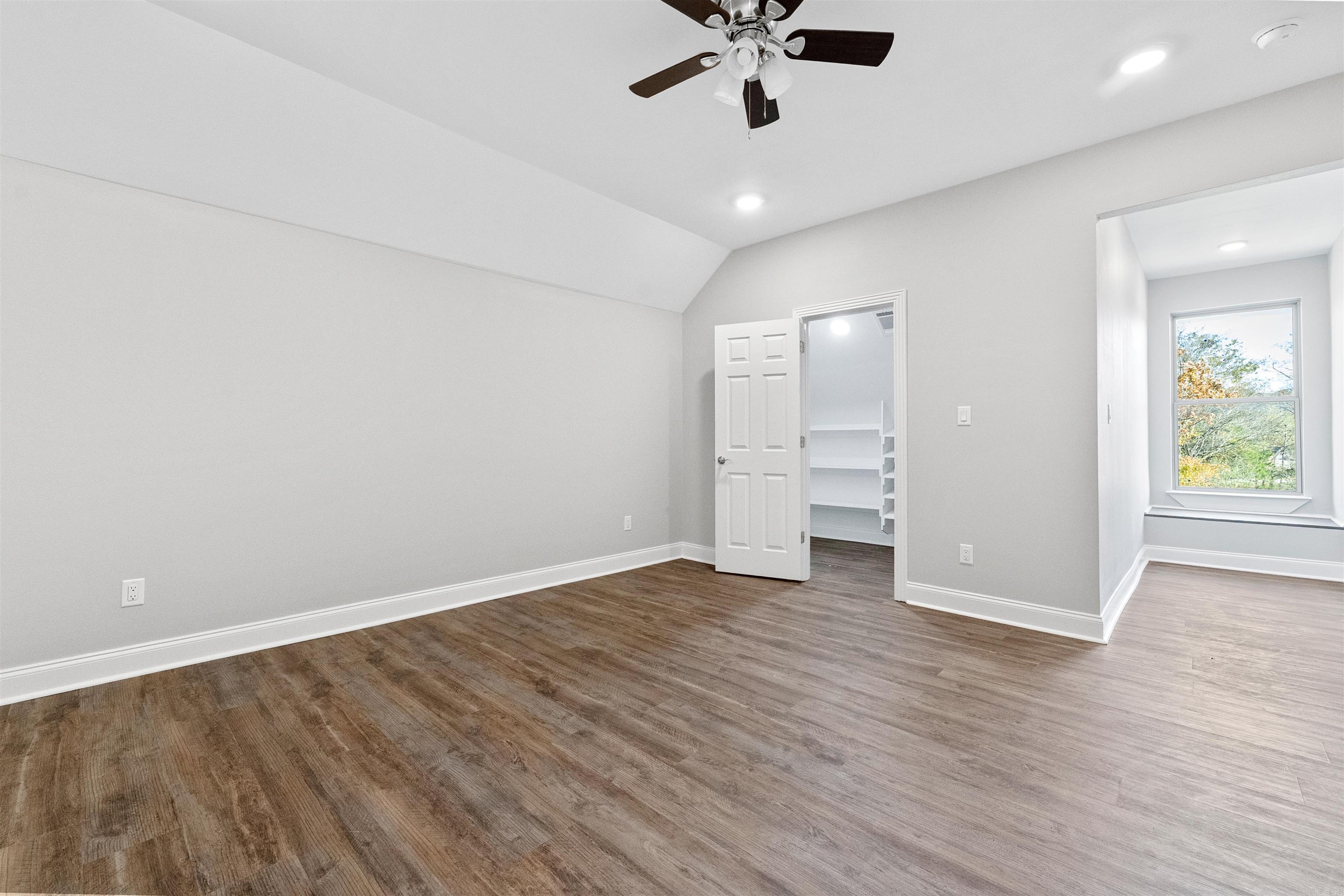 NORTH SHORE @ HURRICANE LAKE EST - Residential