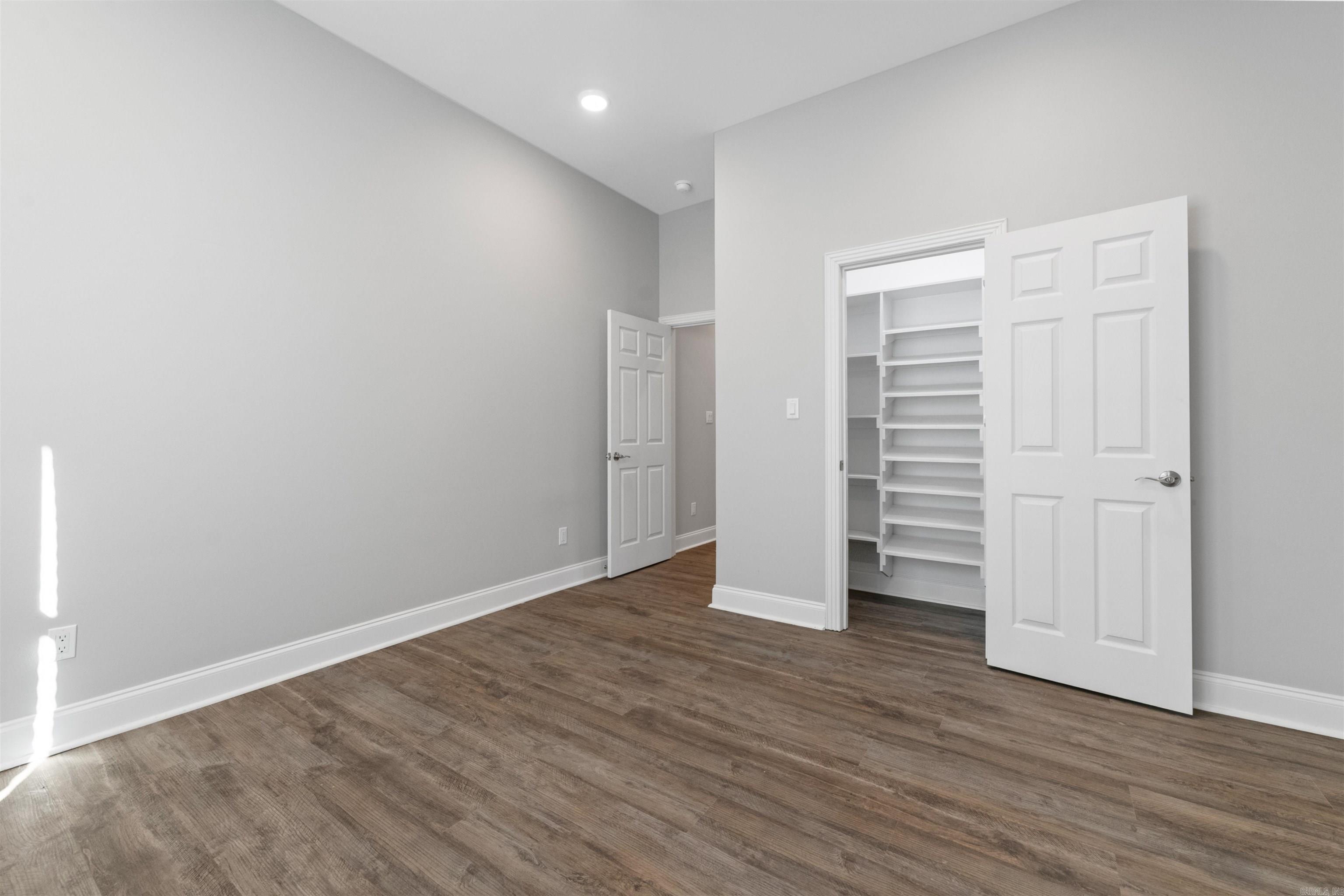 NORTH SHORE @ HURRICANE LAKE EST - Residential