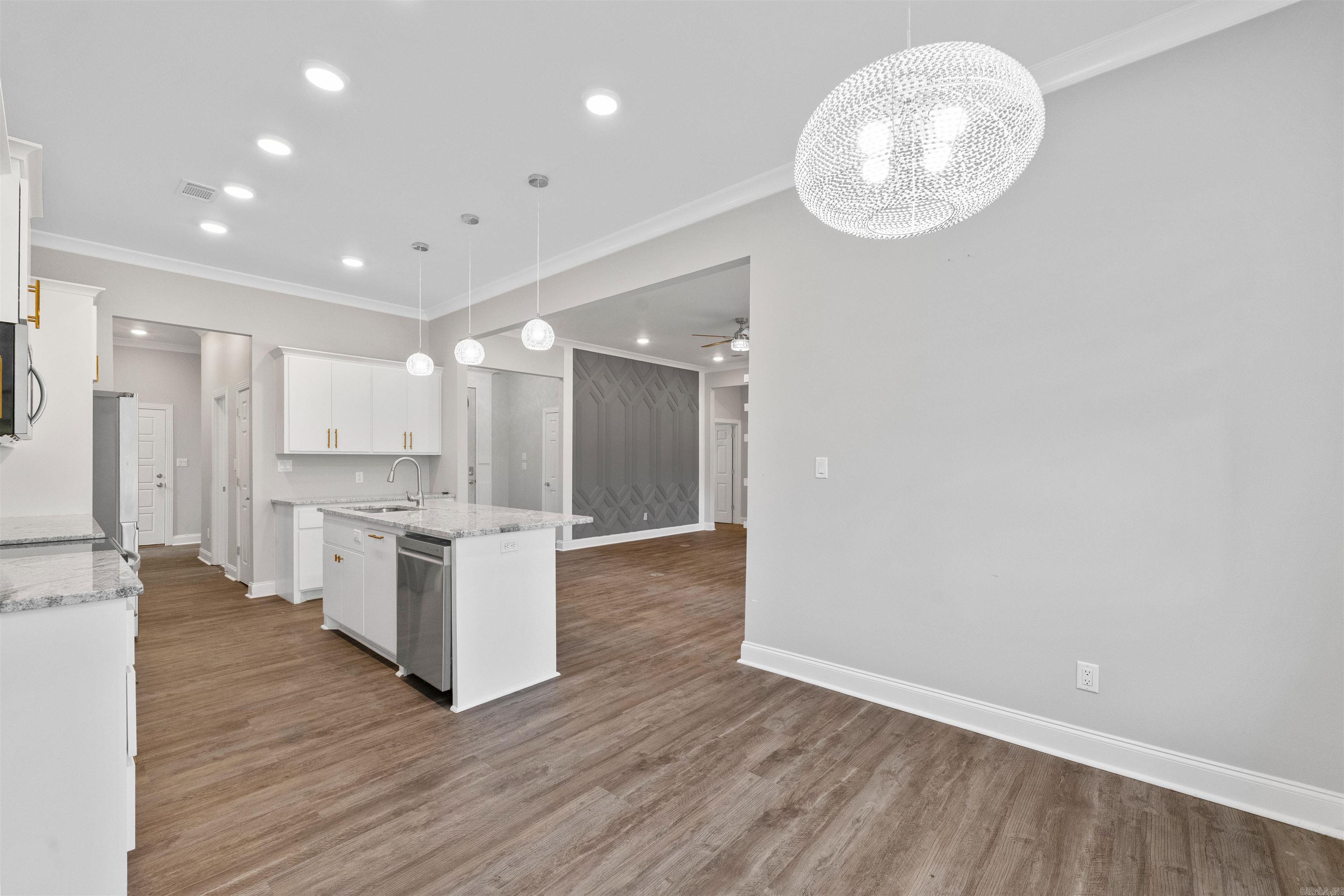 NORTH SHORE @ HURRICANE LAKE EST - Residential