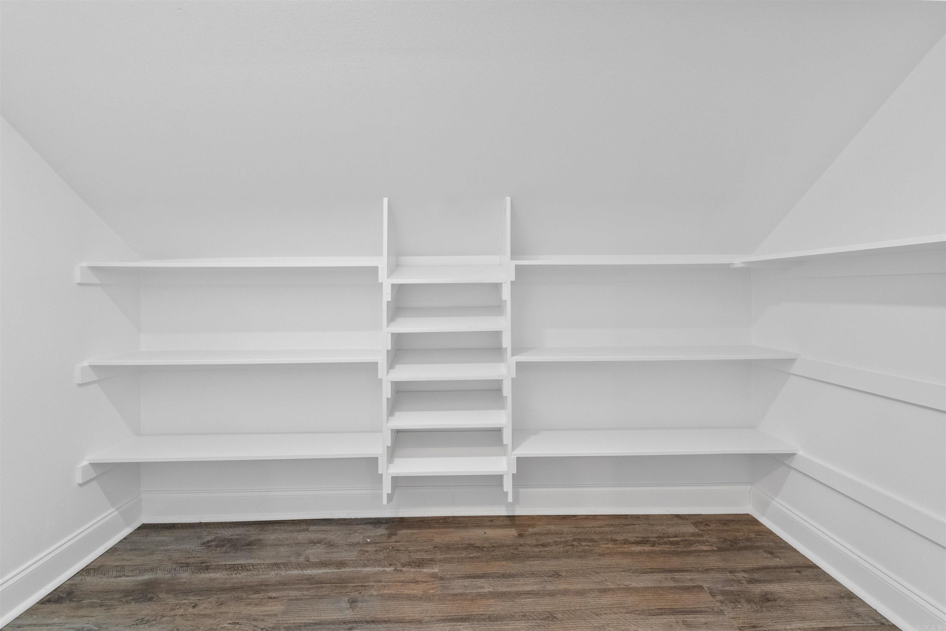 NORTH SHORE @ HURRICANE LAKE EST - Residential