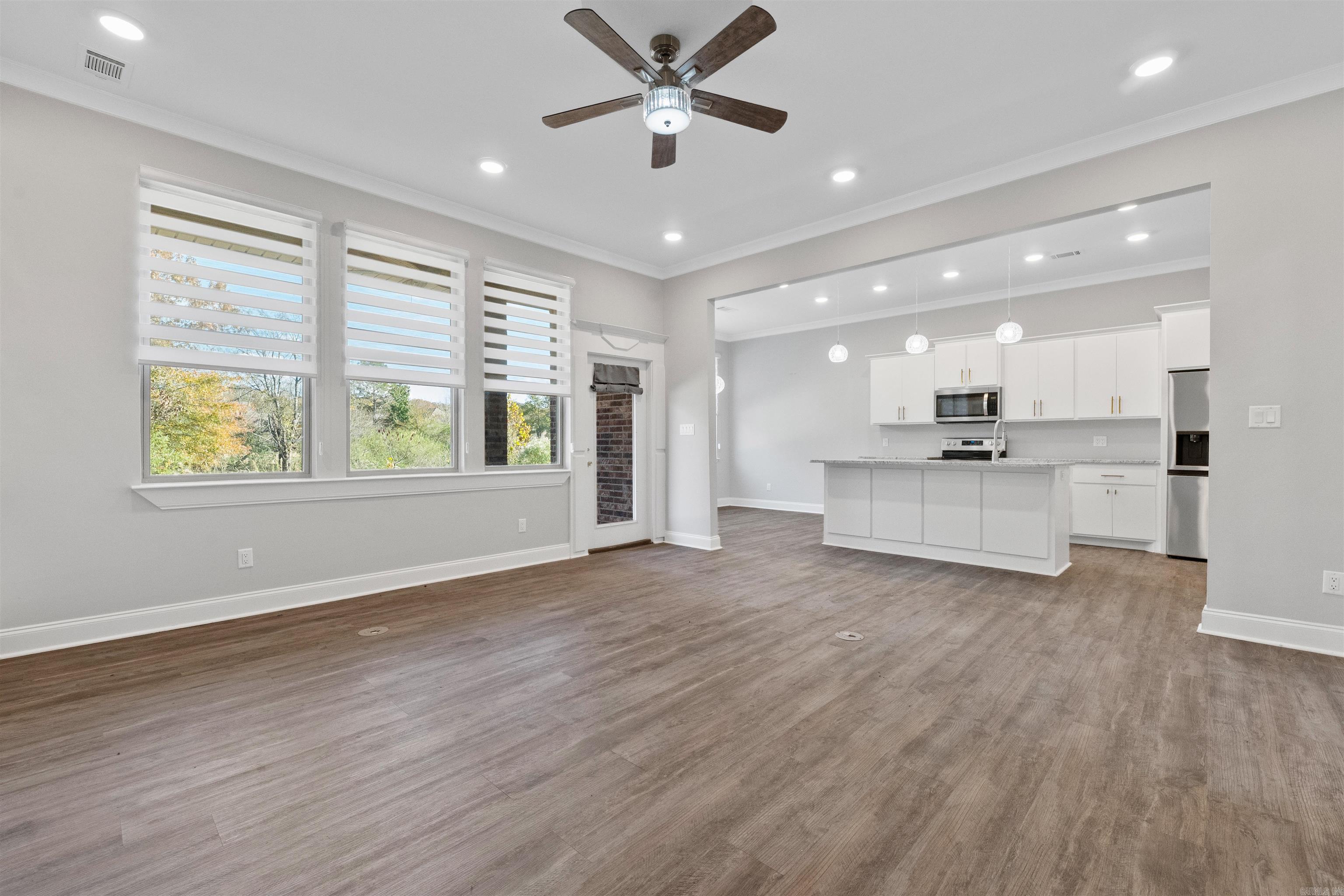 NORTH SHORE @ HURRICANE LAKE EST - Residential