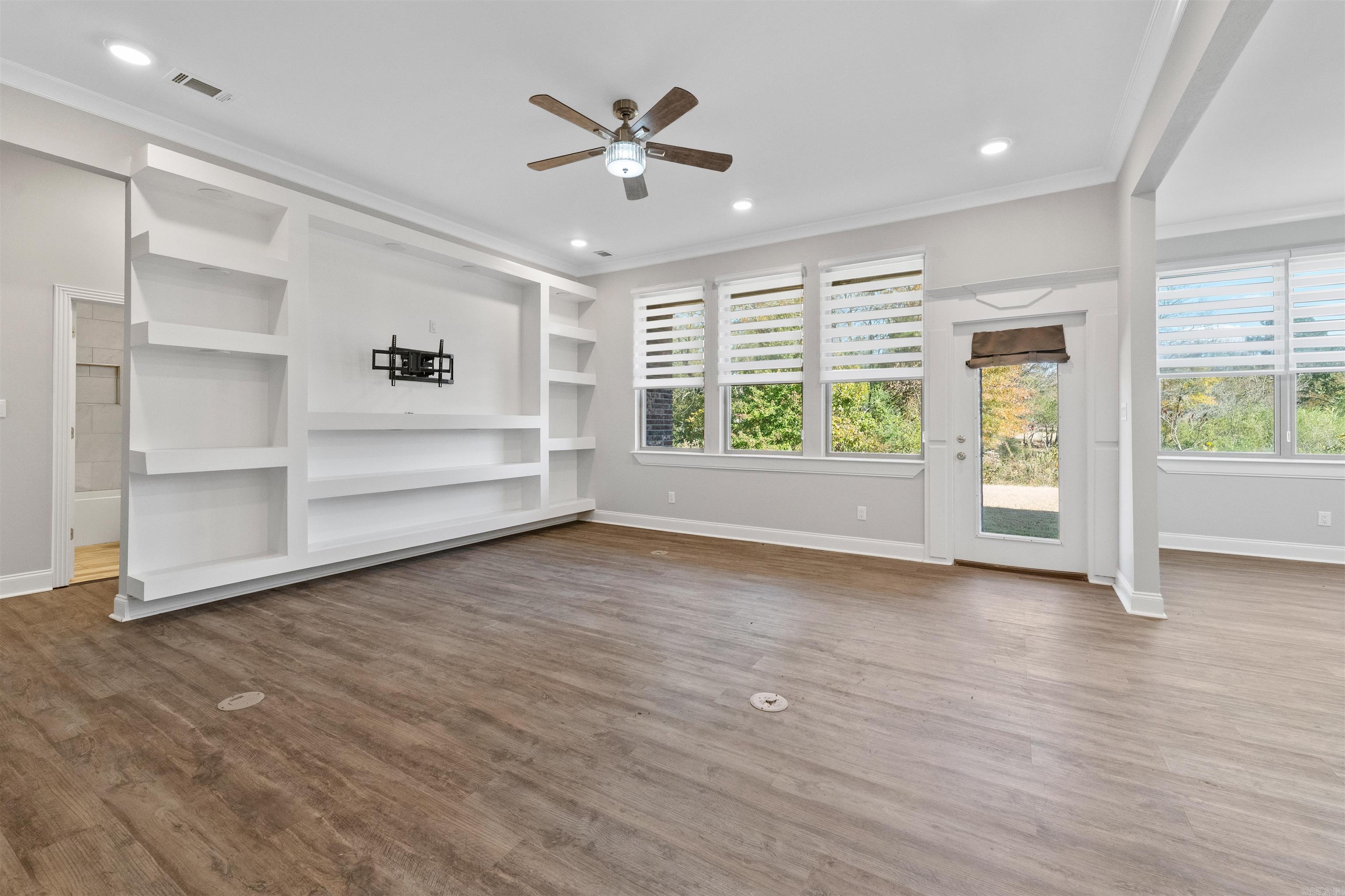 NORTH SHORE @ HURRICANE LAKE EST - Residential