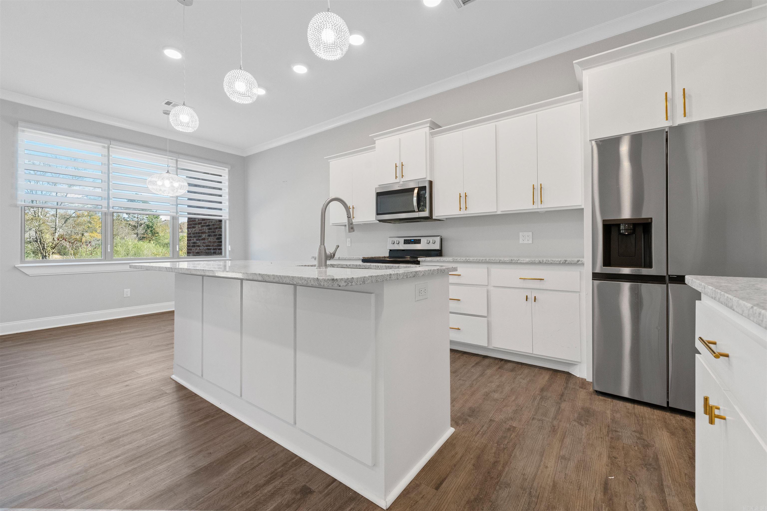 NORTH SHORE @ HURRICANE LAKE EST - Residential