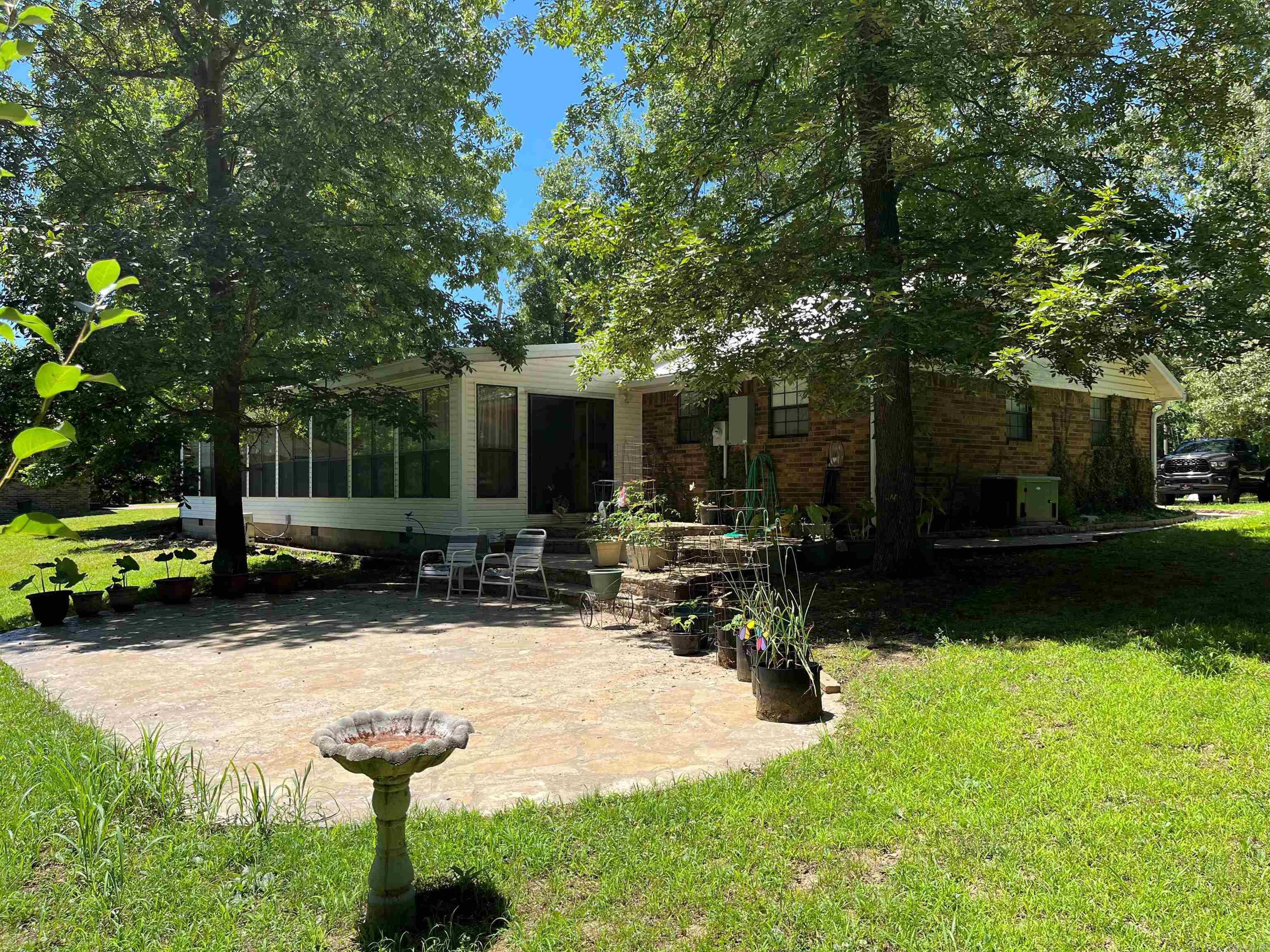 HERITAGE OAKS - Residential