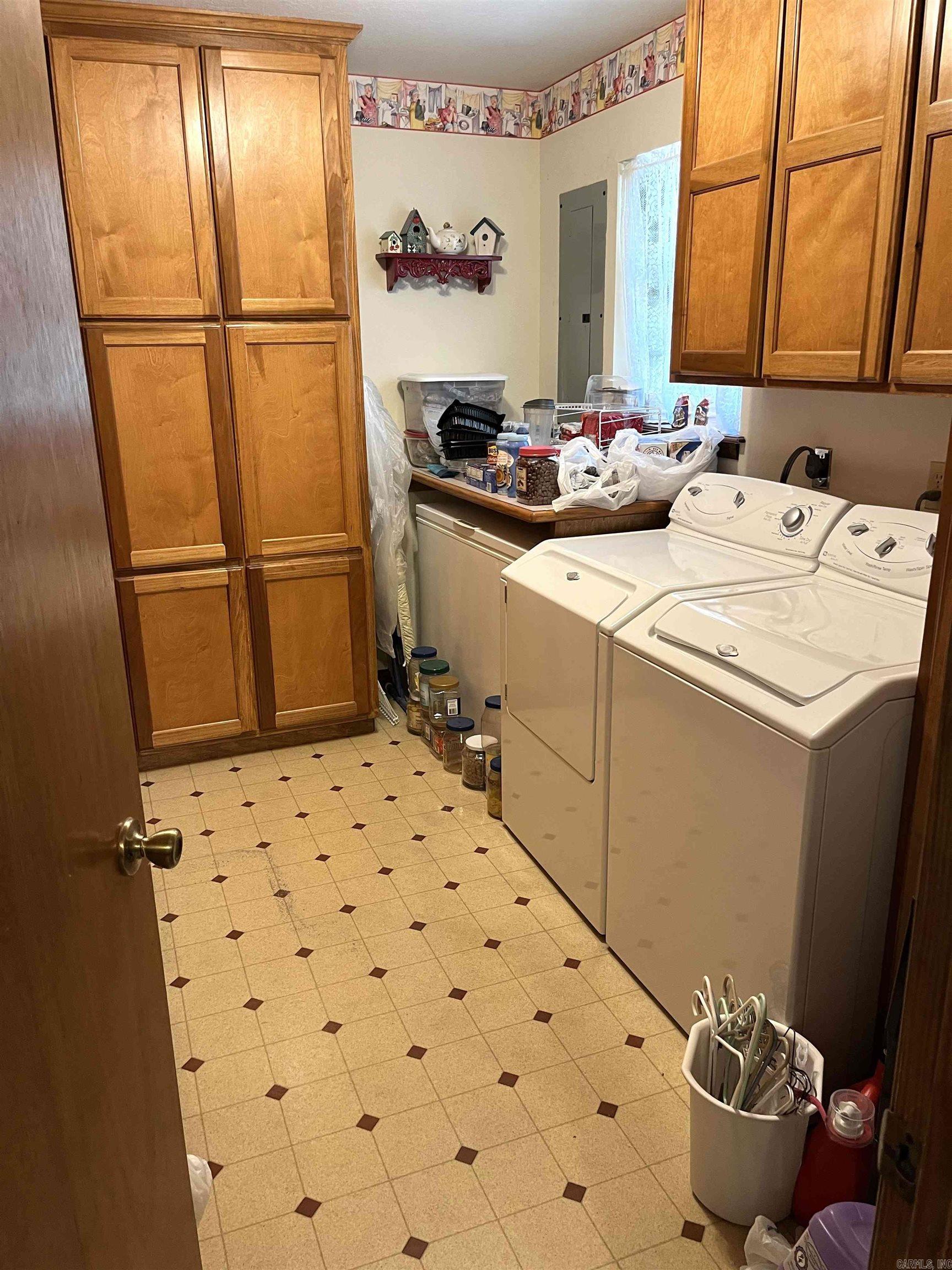 HERITAGE OAKS - Residential