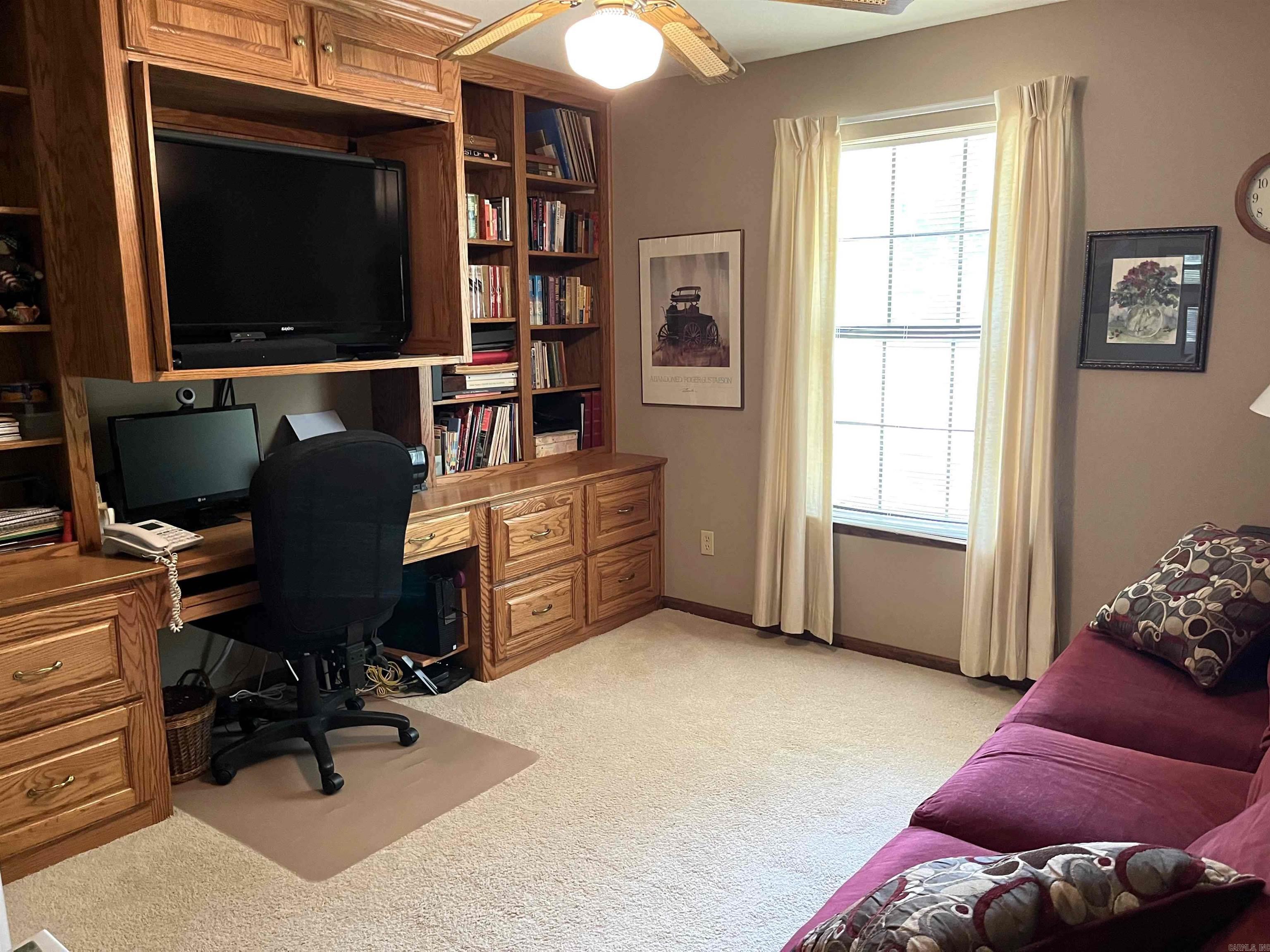 HERITAGE OAKS - Residential