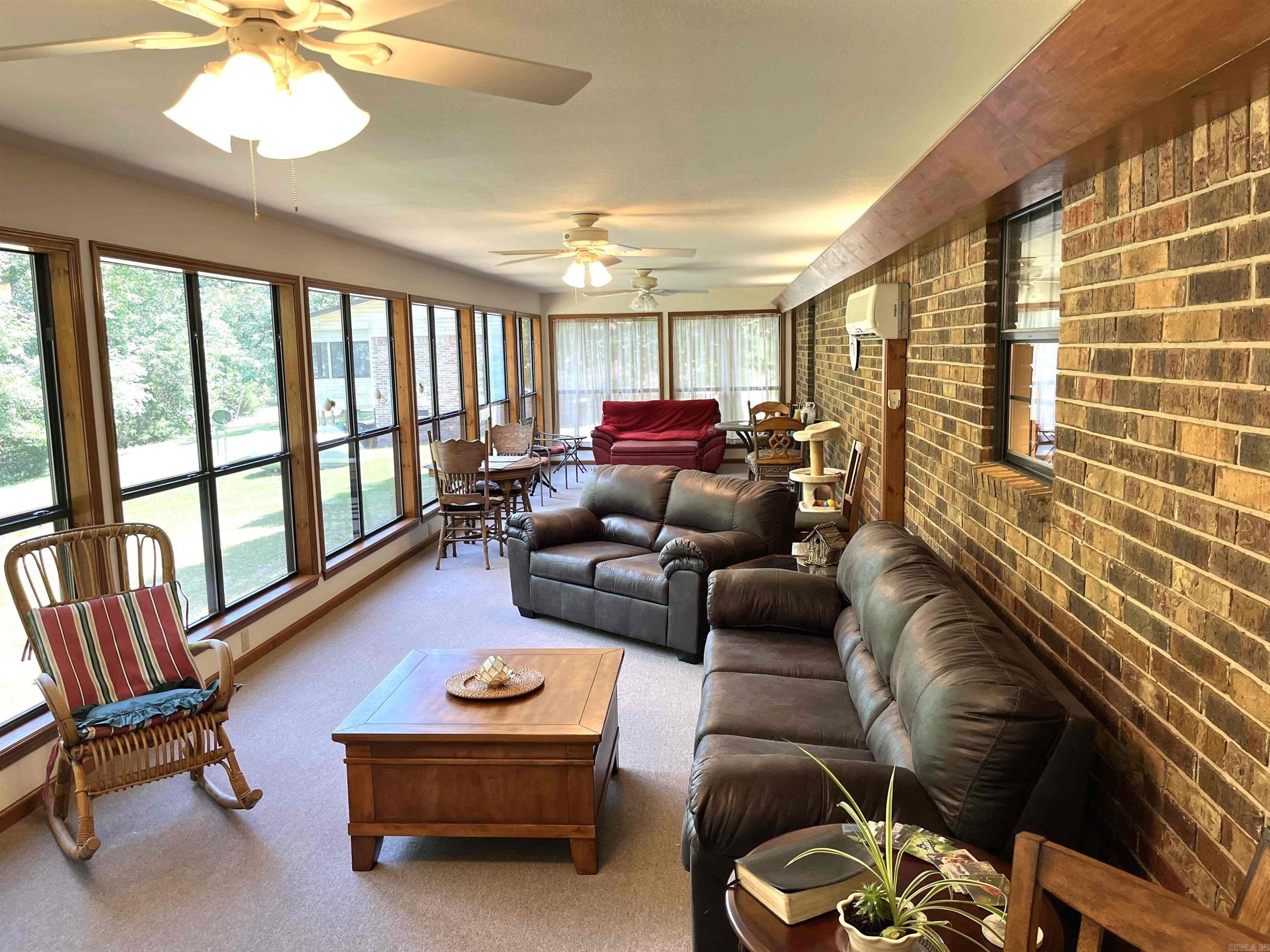 HERITAGE OAKS - Residential