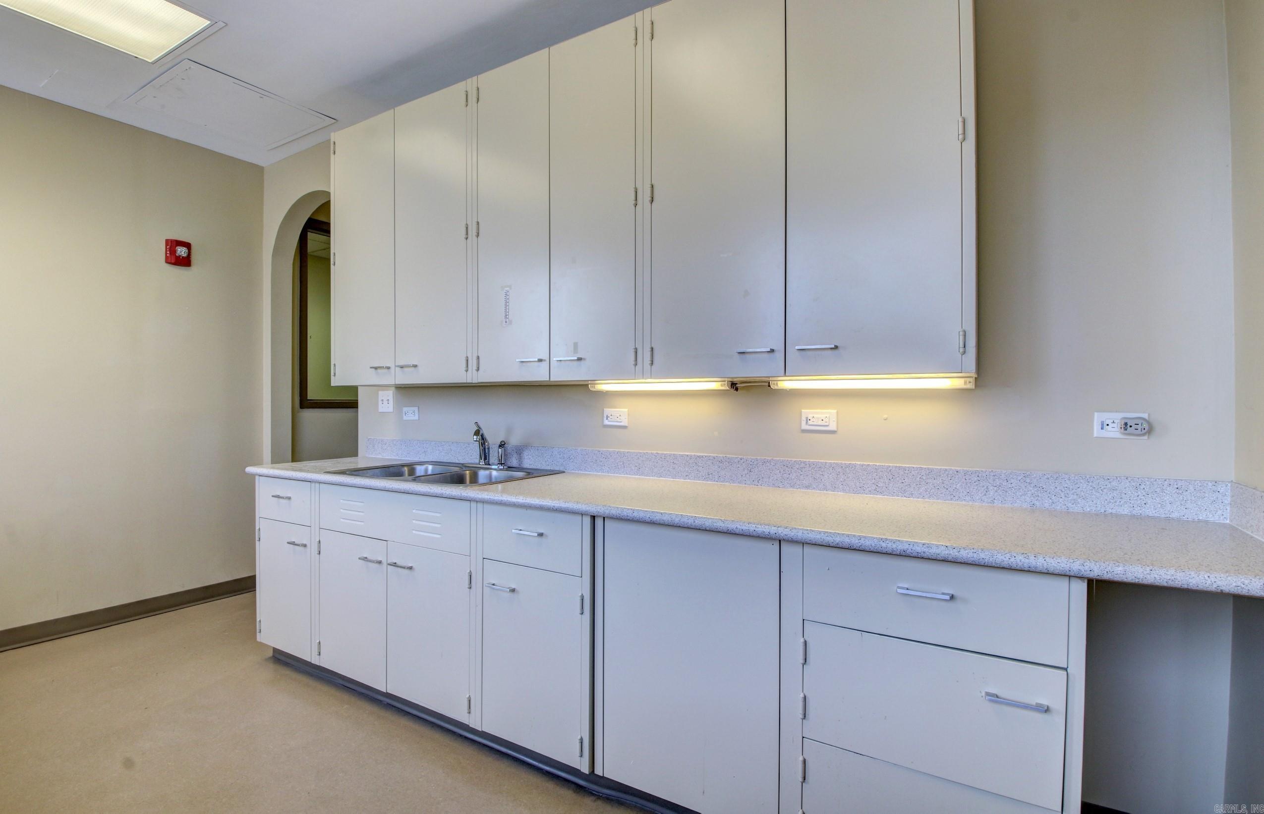 MEDICAL TOWERS HPR CONDOS - Commercial Sale