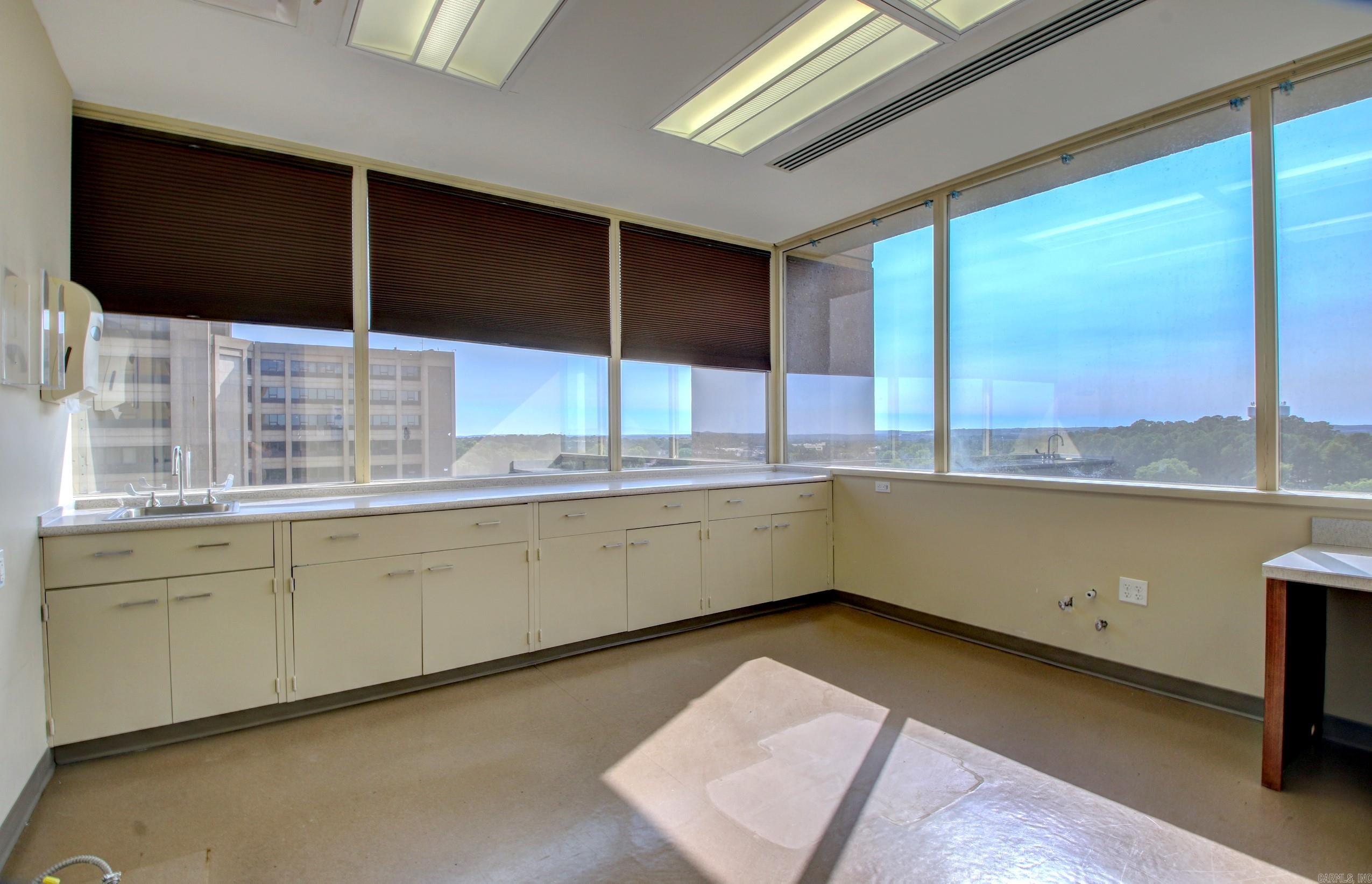 MEDICAL TOWERS HPR CONDOS - Commercial Sale