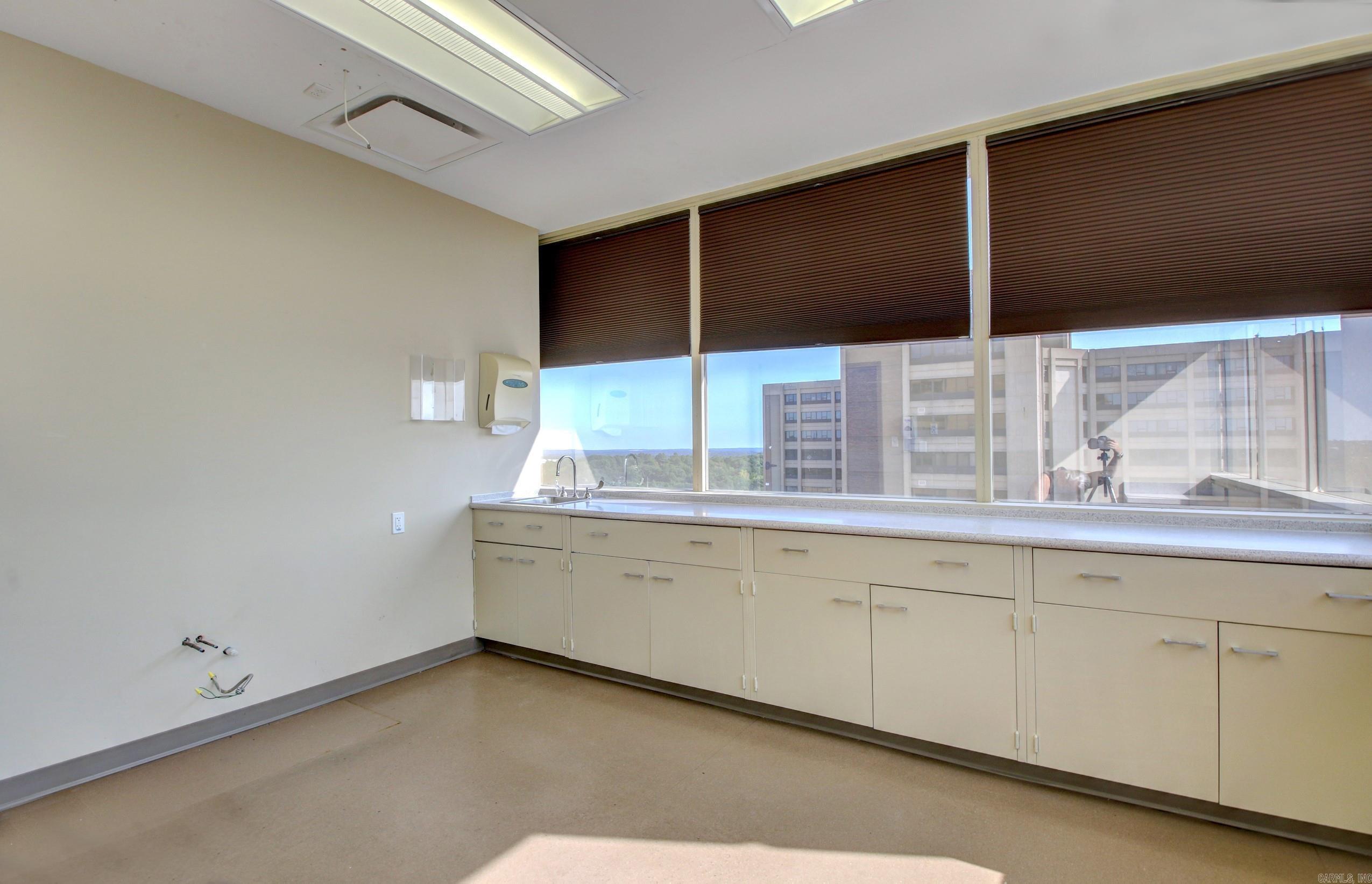 MEDICAL TOWERS HPR CONDOS - Commercial Sale