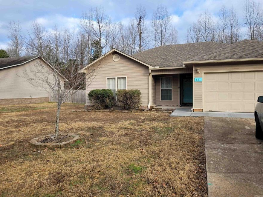 This 3 bed 2 bath home has an Open/Split floor plan. Great sized Master, separate Laundry room and Epoxy floored garage. Fenced in backyard with Patio. 1 year lease, $1250 rent, $1250 deposit, $40 app fee per adult. https://irealtyar.managebuilding.com/Resident/rental-application