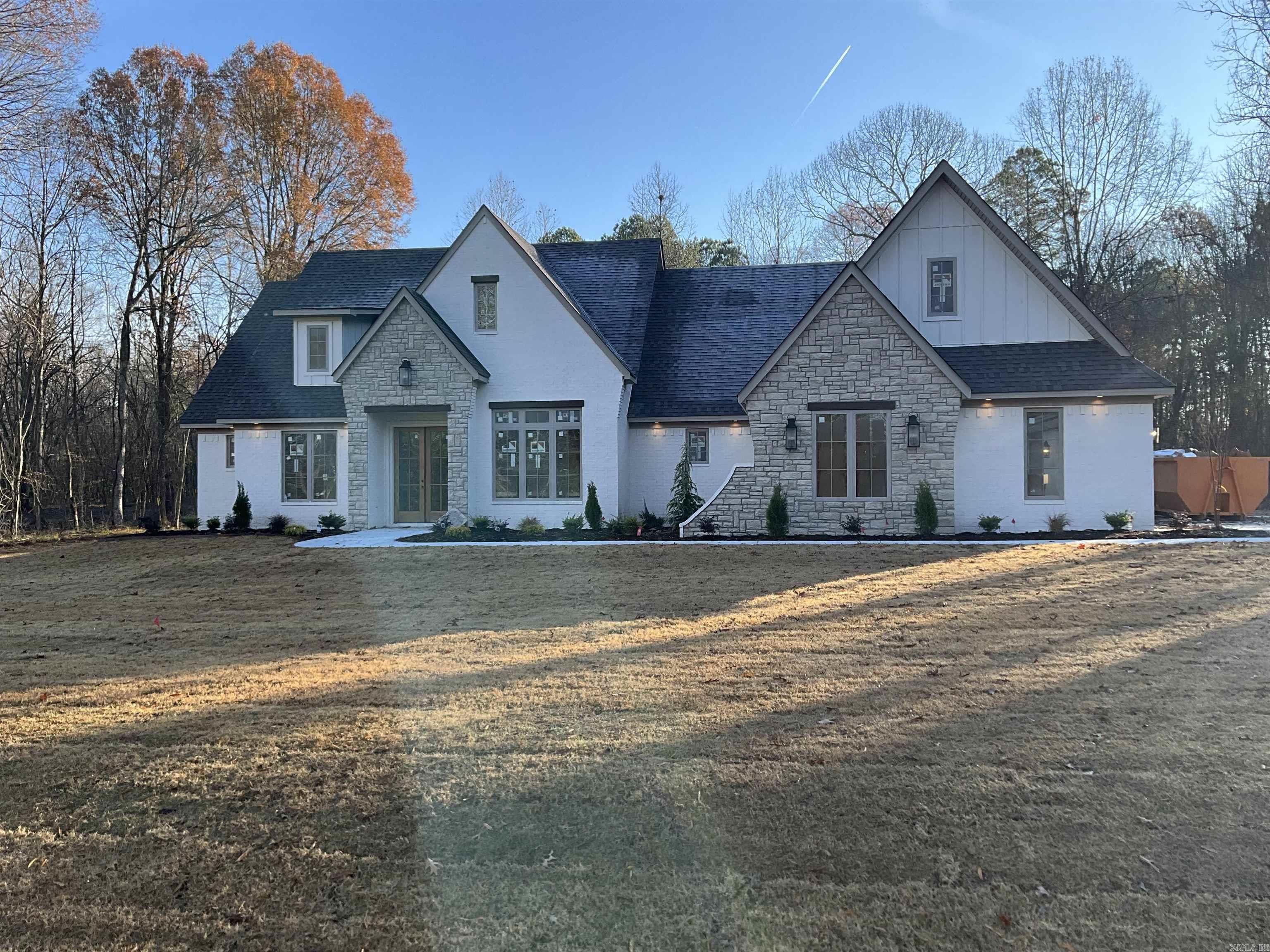 AVILLA MANOR - Residential