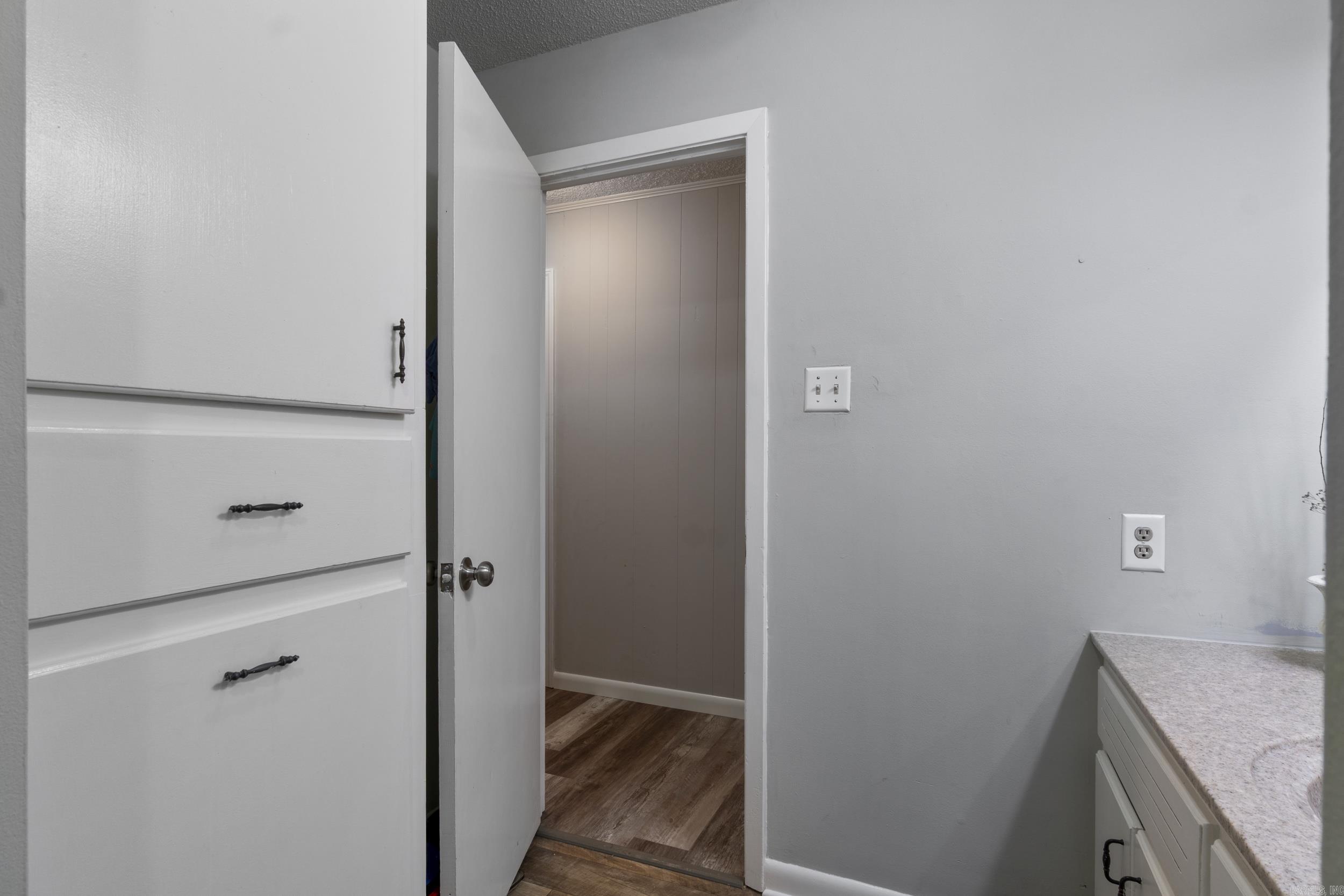 JIMMY RAY - Residential