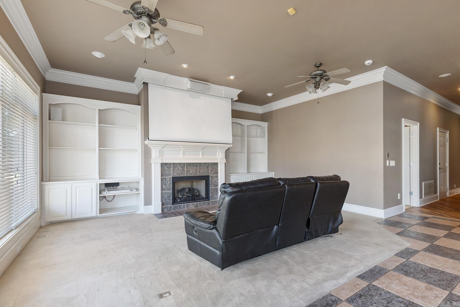 HURRICANE LAKE EST - Residential