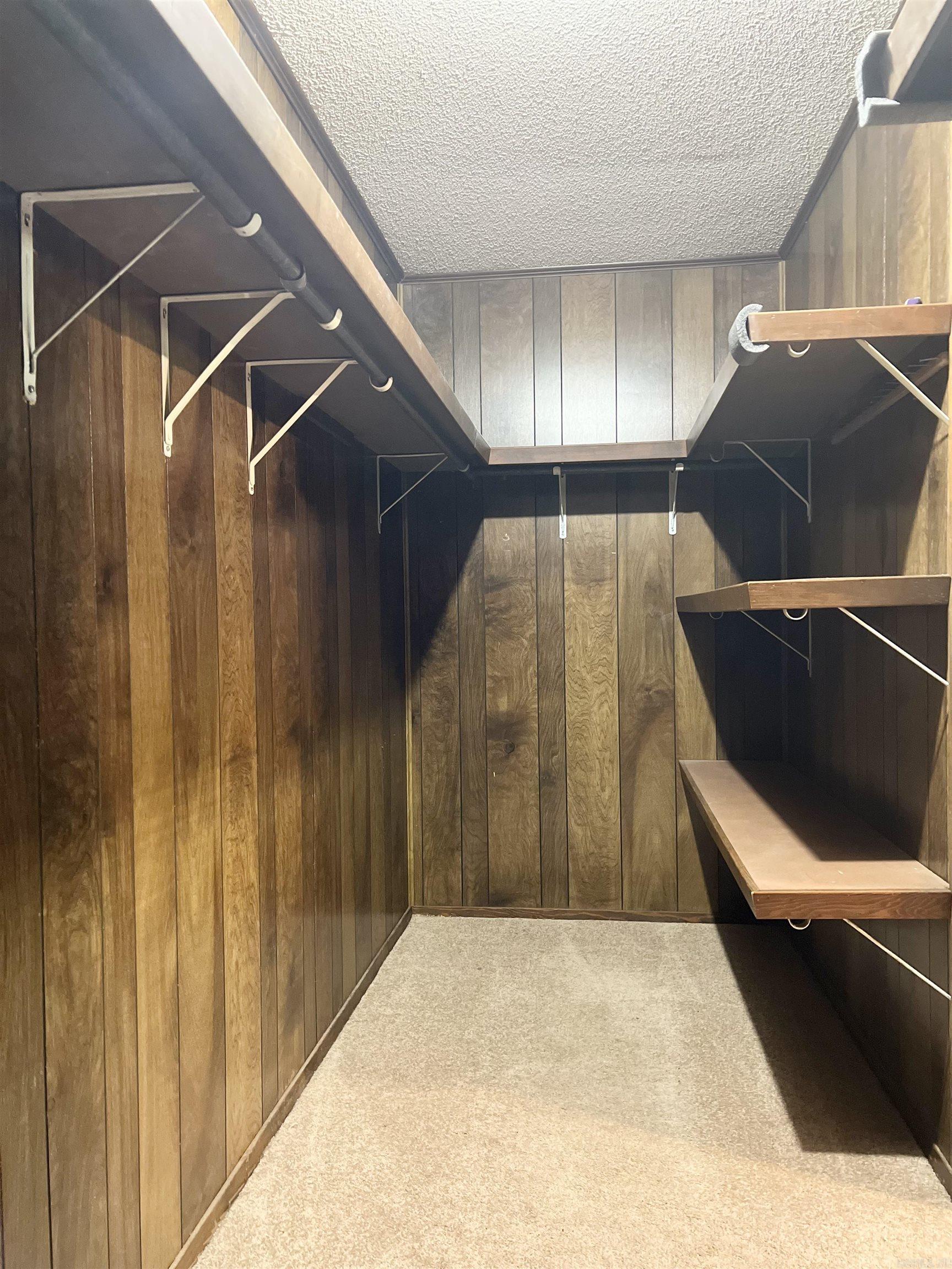 MIKE BERG LAKE - Residential