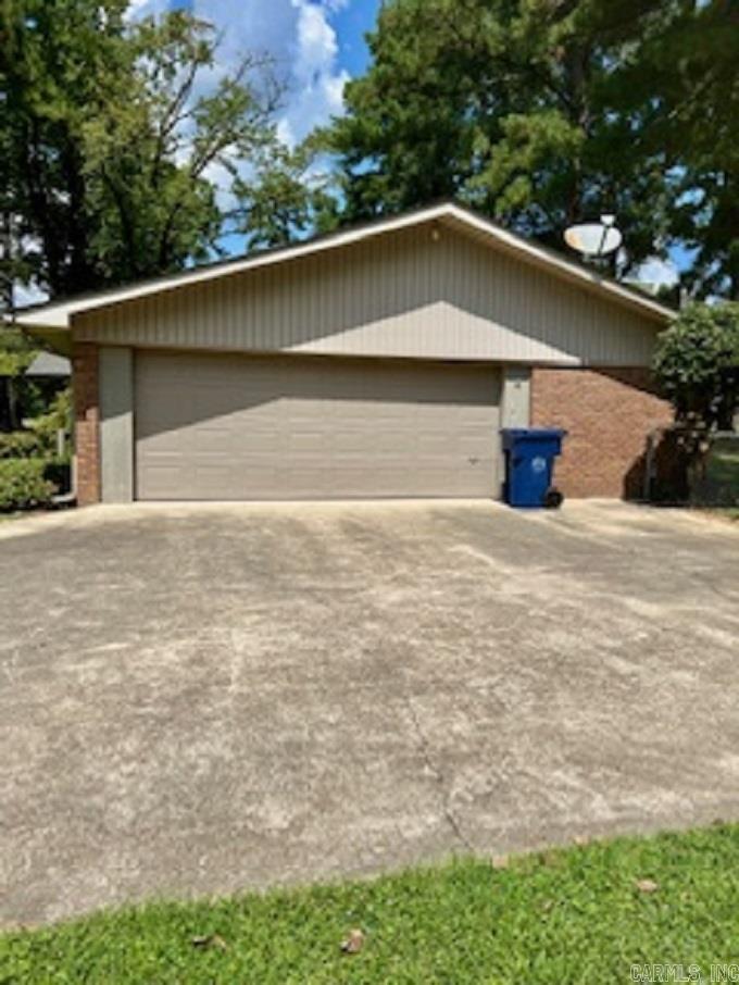 MIKE BERG LAKE - Residential