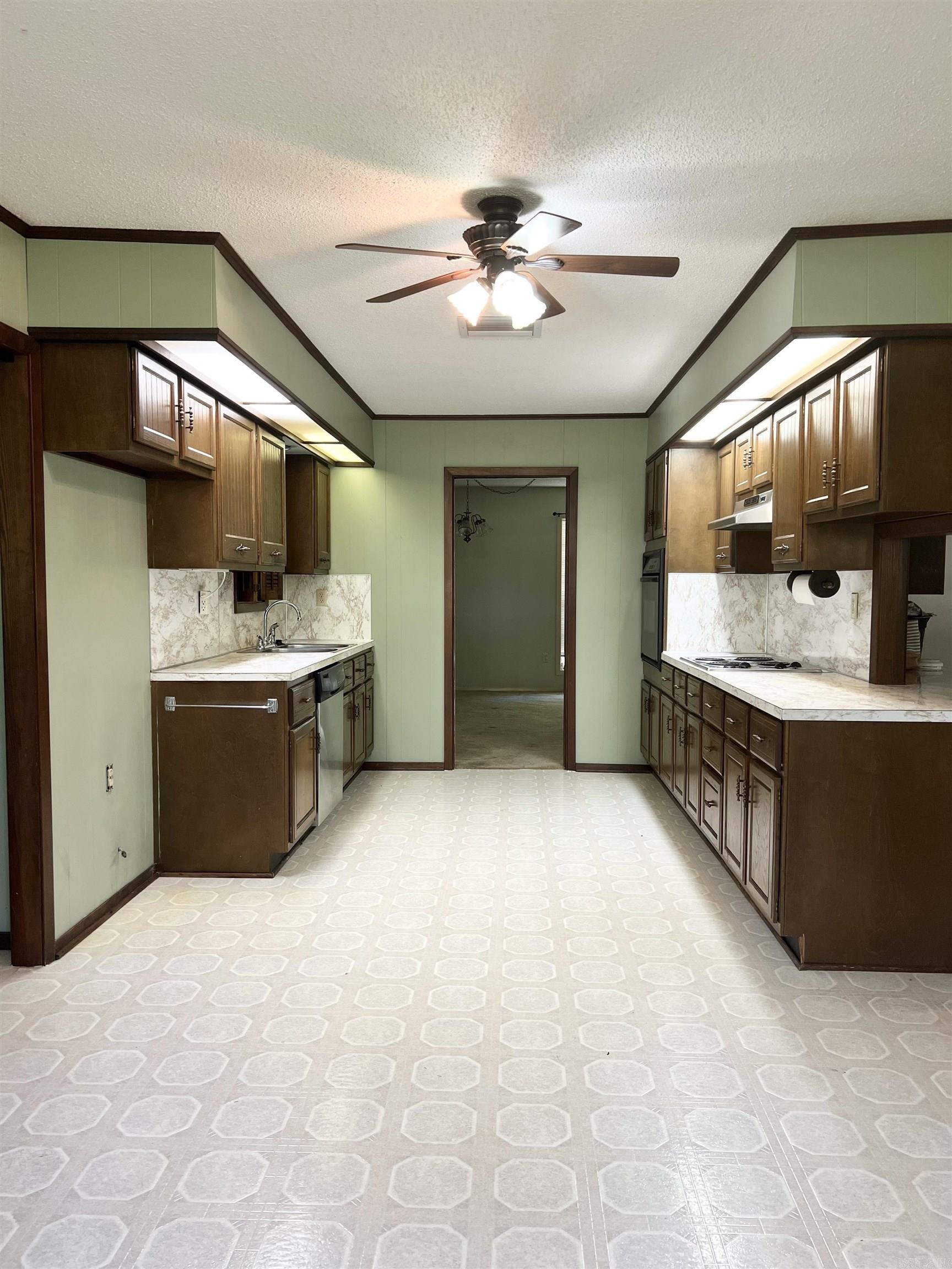 MIKE BERG LAKE - Residential