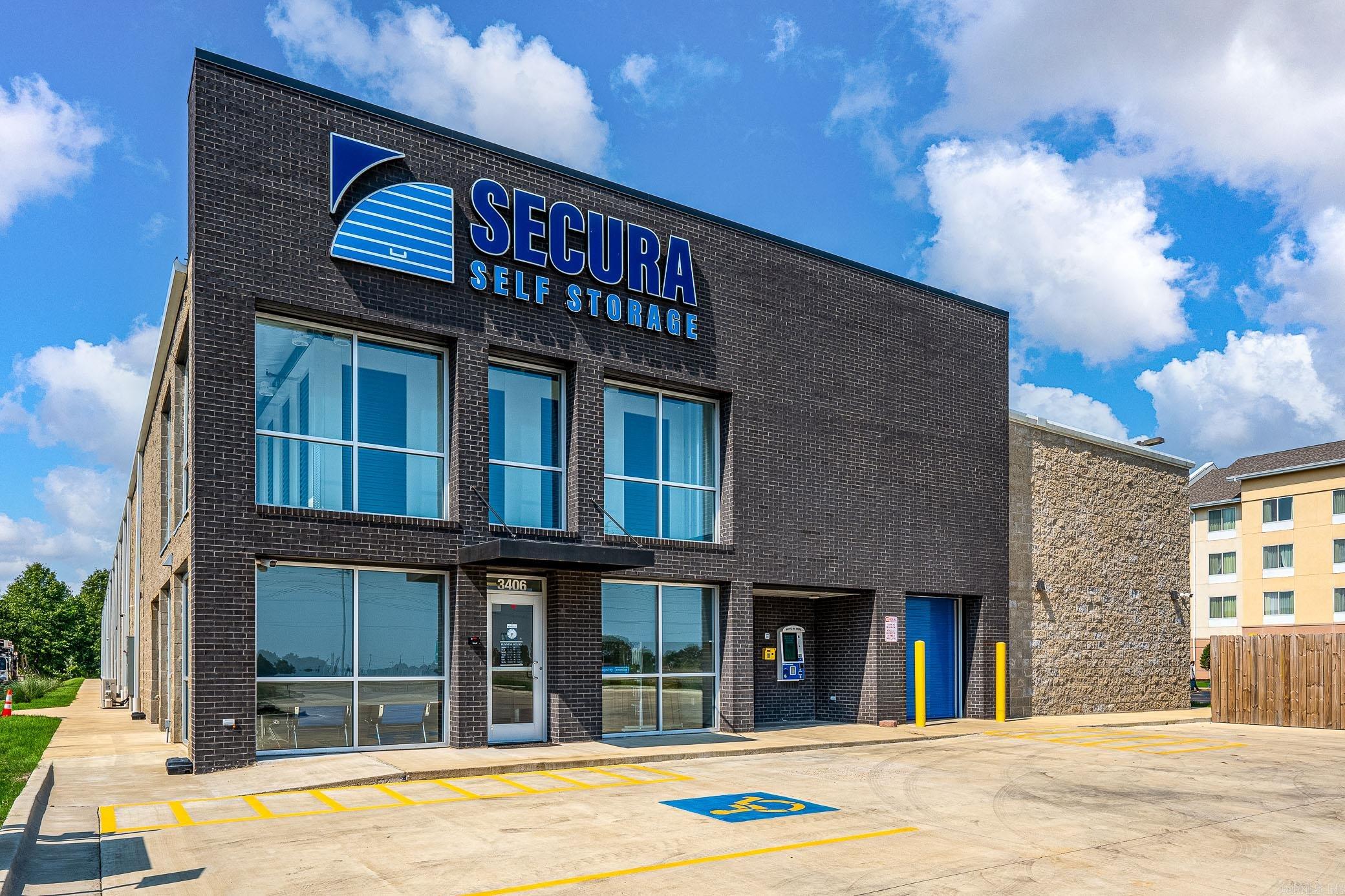 Come see this Self-Storage facility in Northeast Arkansas. This facility is 100% climate controlled and can be operated 100% remotely by kiosks. It is equipped with cameras, on site office with a restroom. This facility has high traffic and high visibility located right on I-555.