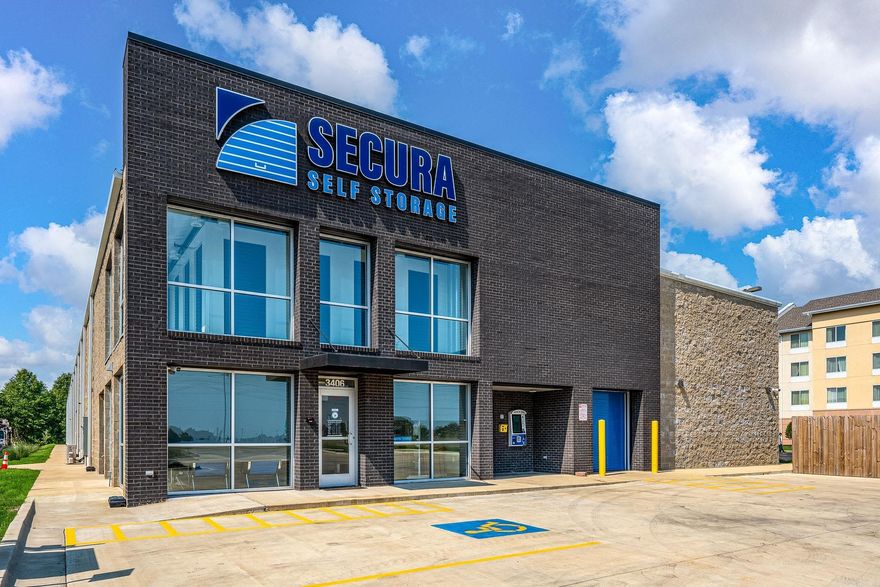 Come see this Self-Storage facility in Northeast Arkansas. This facility is 100% climate controlled and can be operated 100% remotely by kiosks. It is equipped with cameras, on site office with a restroom. This facility has high traffic and high visibility located right on I-555.