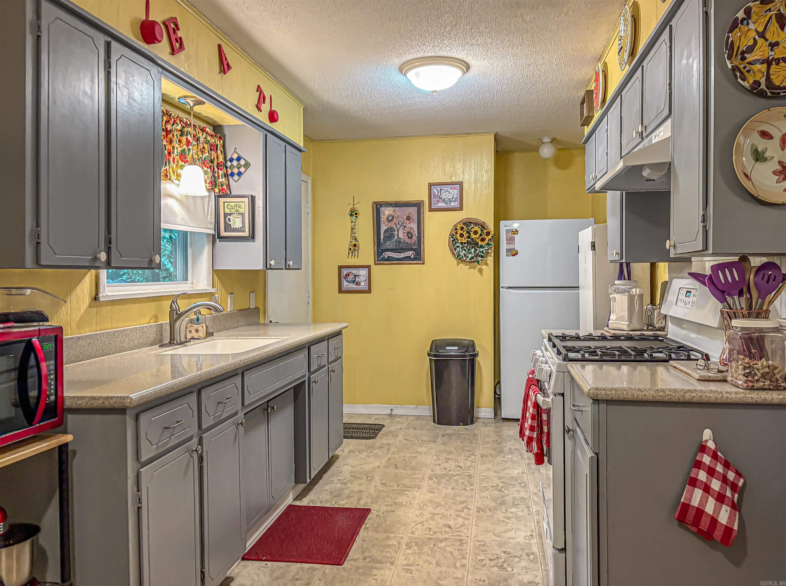CEDAR TERRANCE - Residential