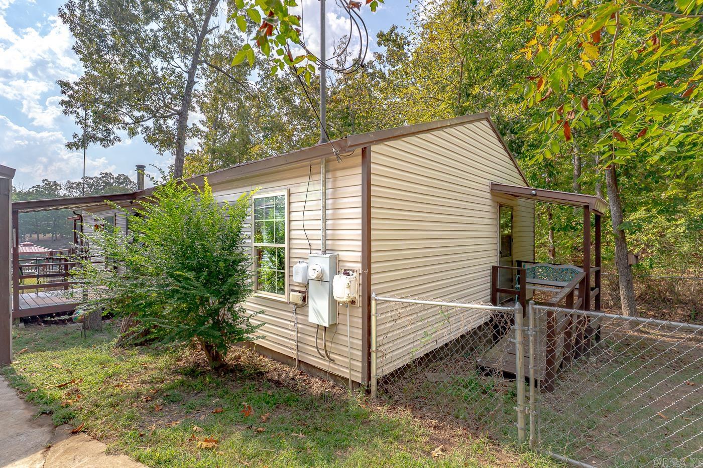 WEST LAKE HIDDEN VALLEY - Residential