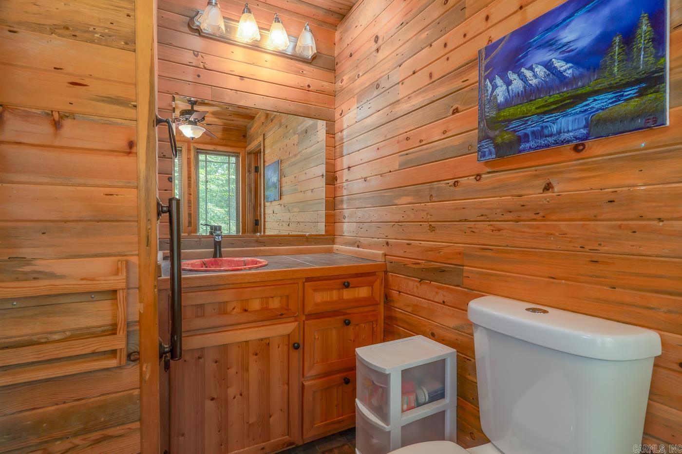 WEST LAKE HIDDEN VALLEY - Residential