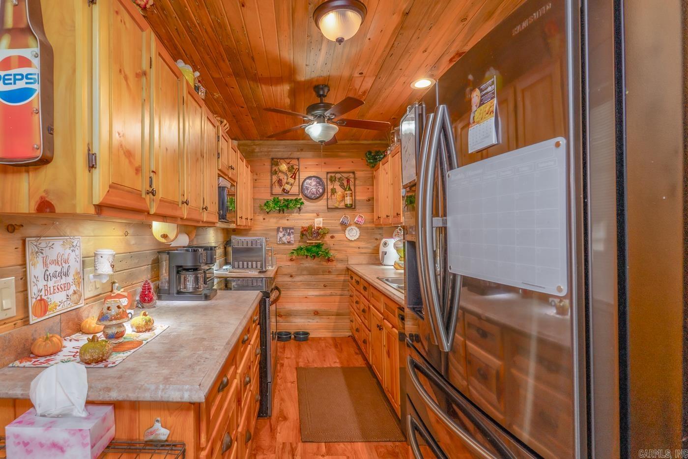 WEST LAKE HIDDEN VALLEY - Residential