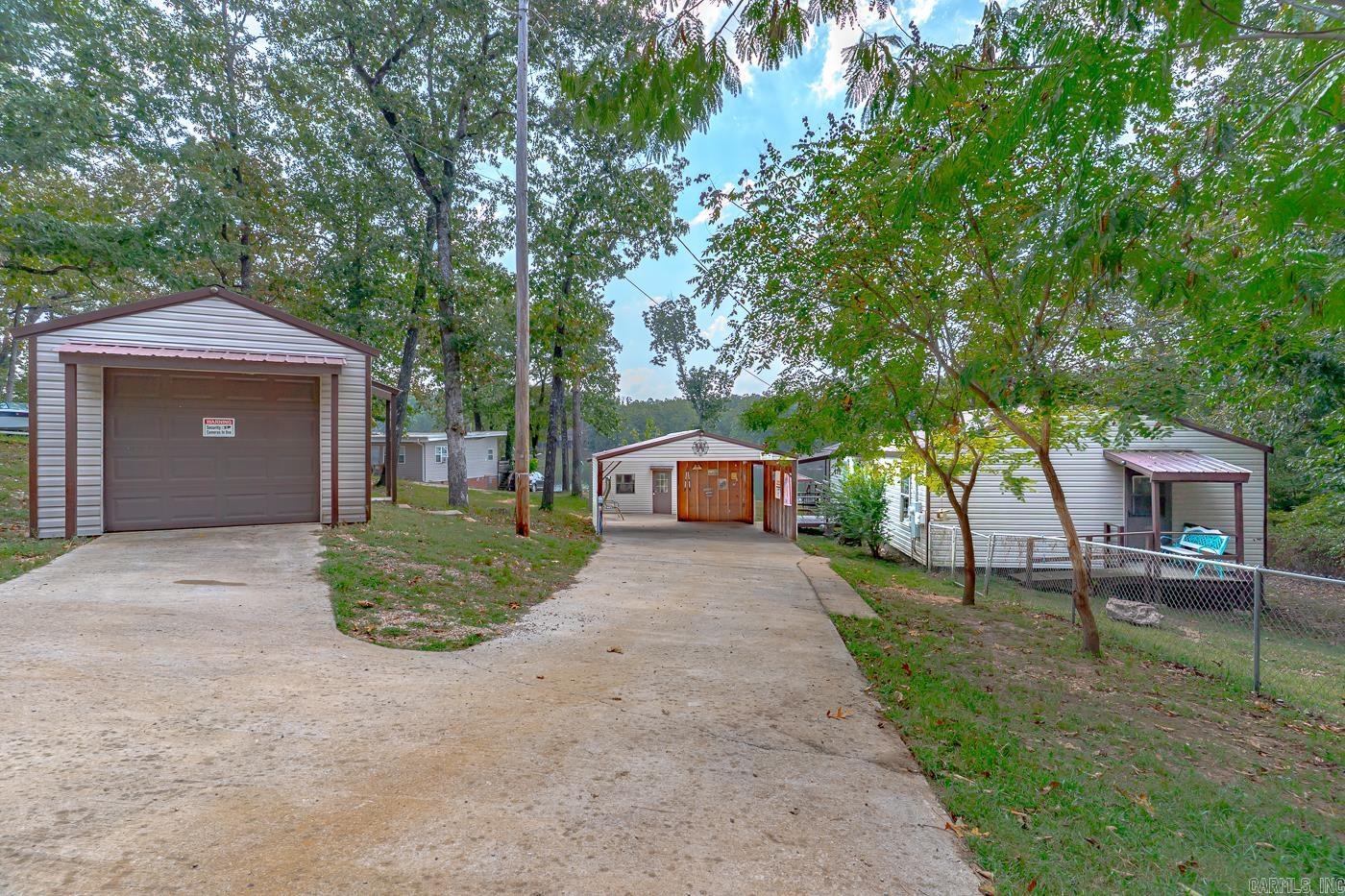 WEST LAKE HIDDEN VALLEY - Residential